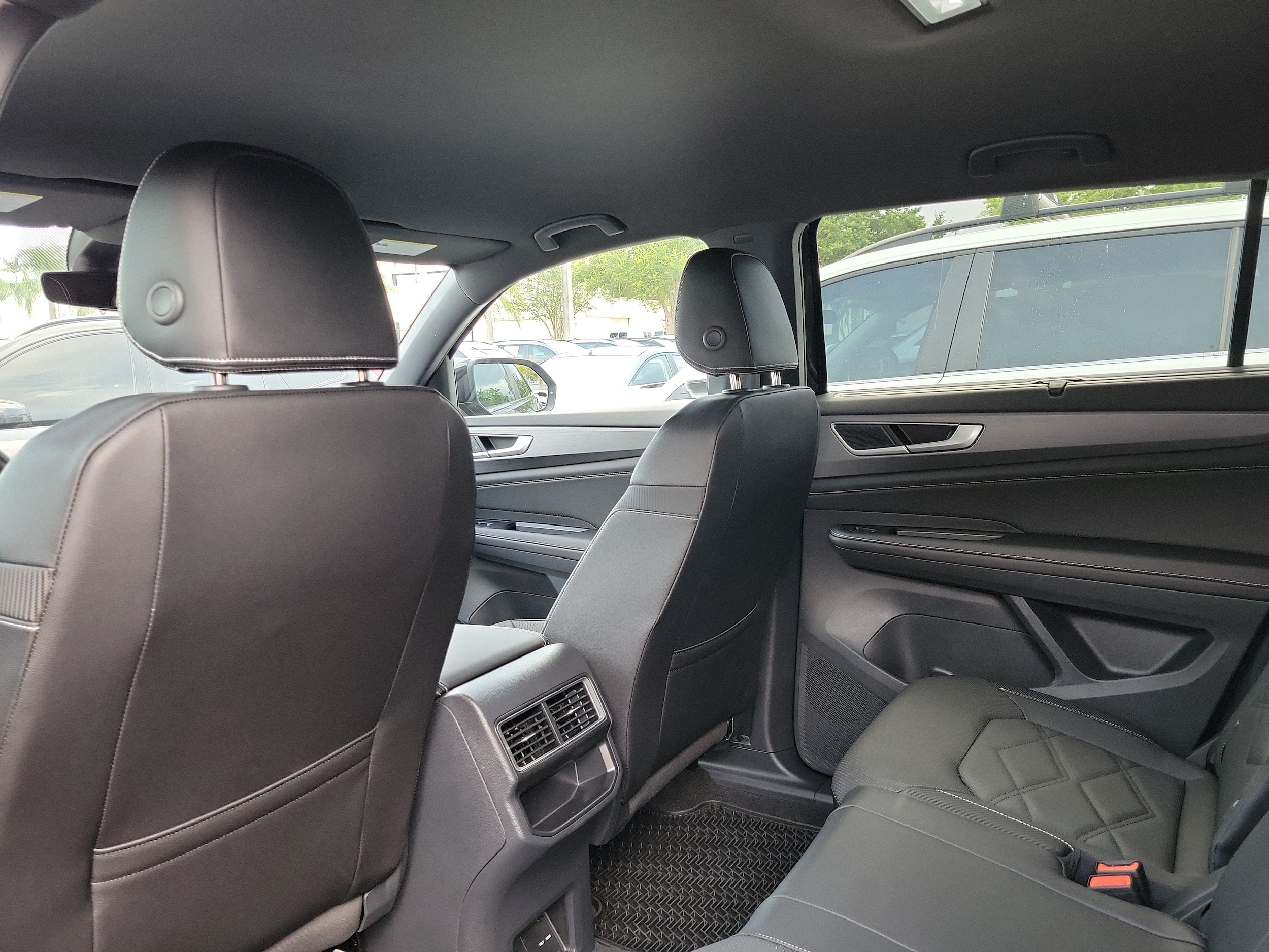 2025 Volkswagen Atlas Cross Sport SE w/Tech - Photo 11