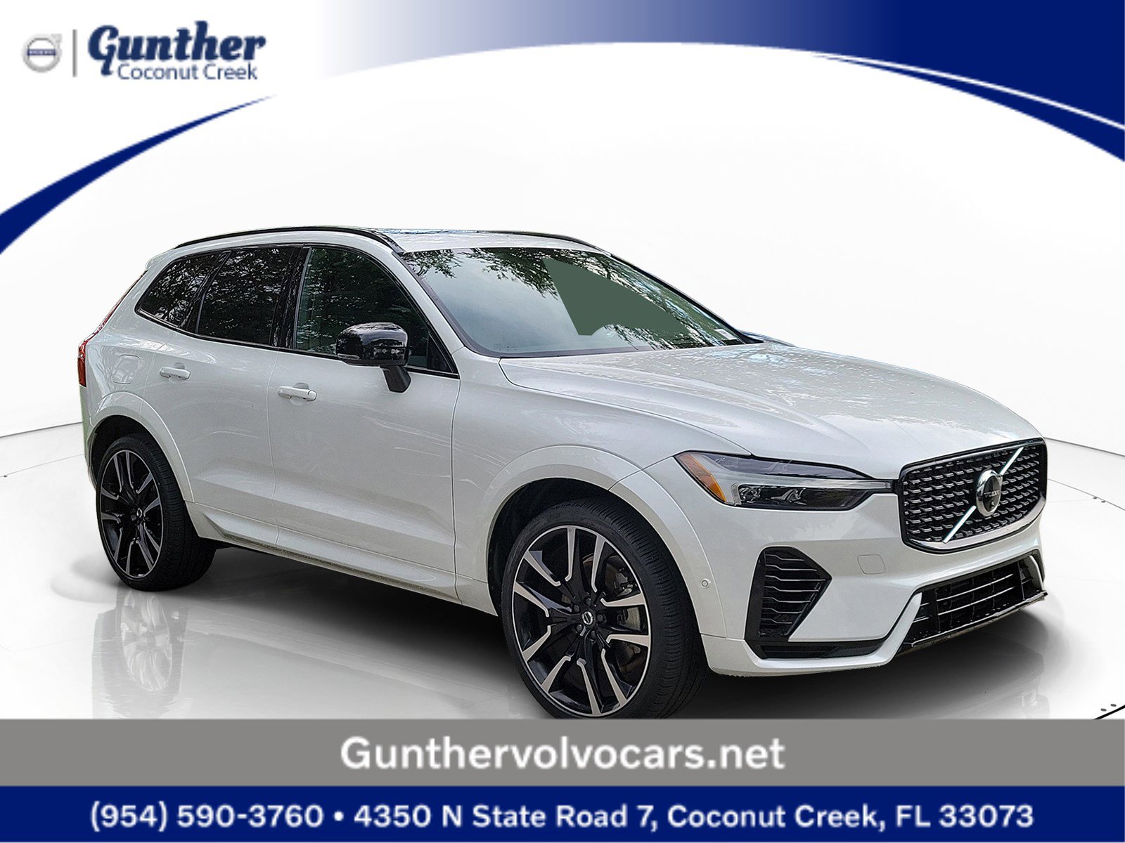 2024 Volvo XC60 T8 Ultimate Dark Theme AWD's photo