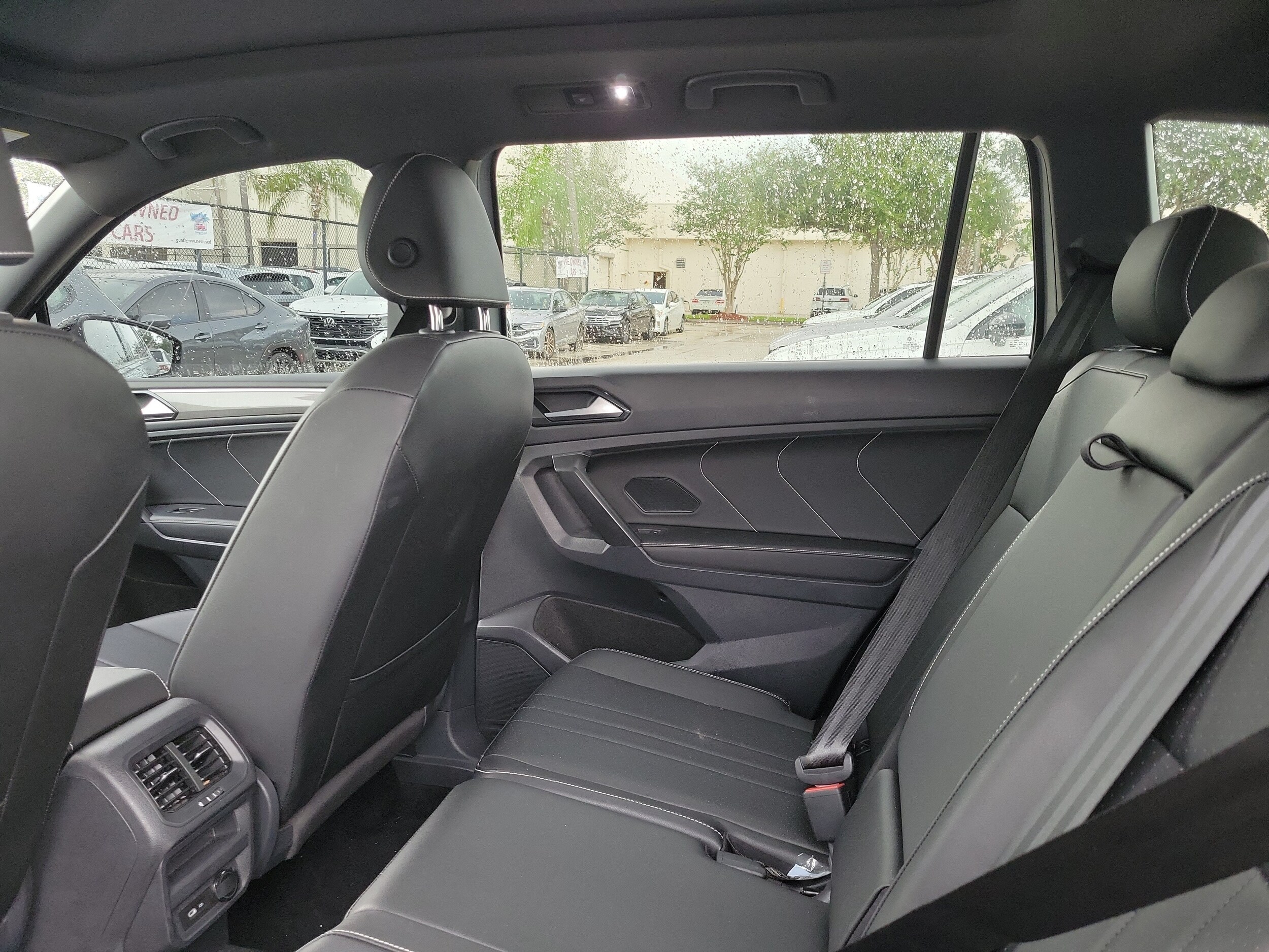2023 Volkswagen Tiguan SE R-LINE BLACK - Photo 12