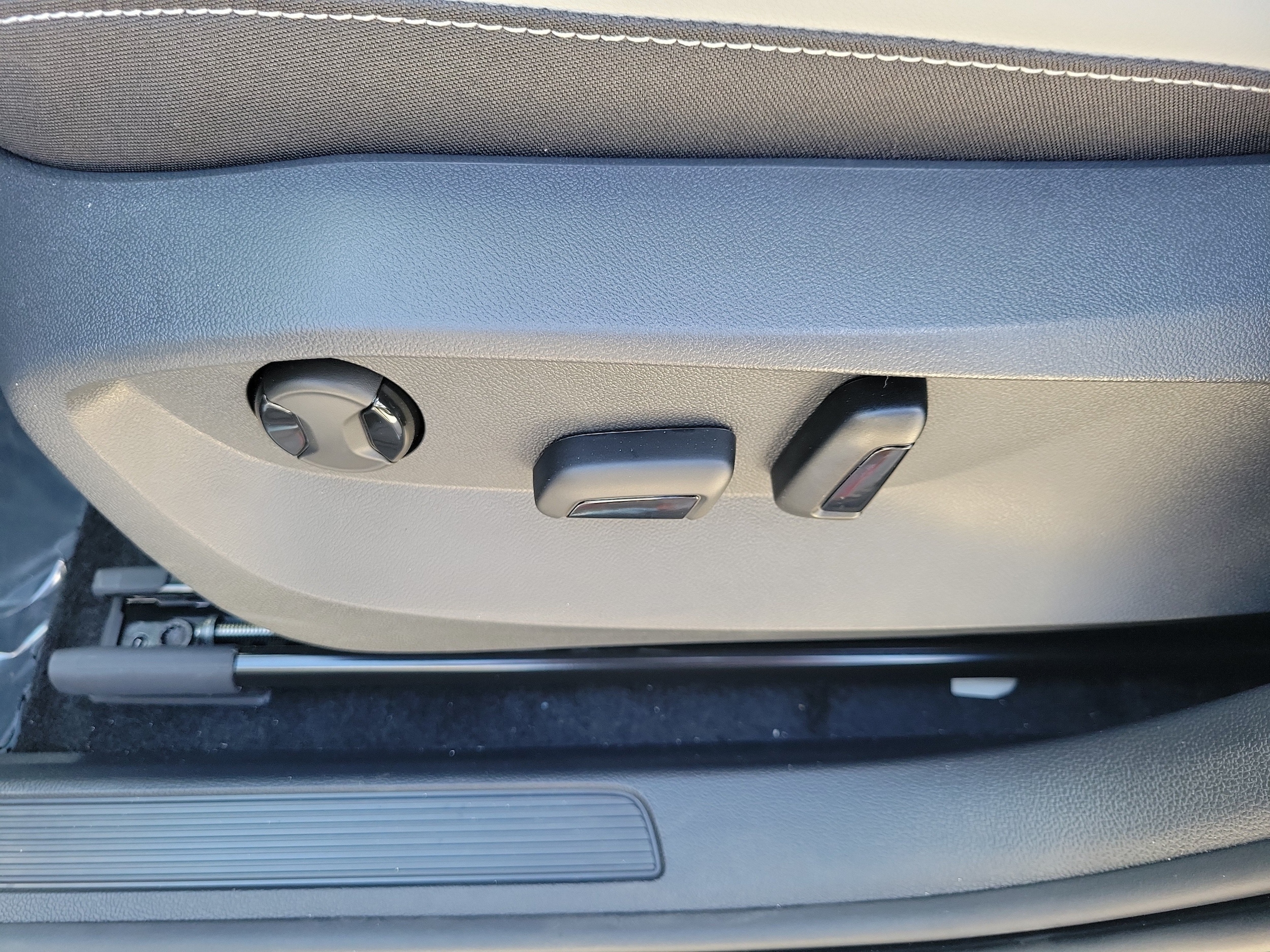 2026 Volkswagen Taos SE - Photo 14