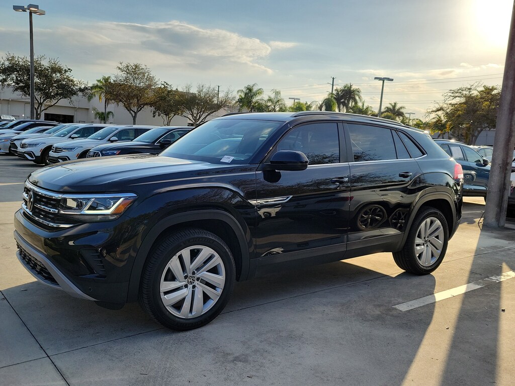 Used 2020 Volkswagen Atlas Cross Sport 2.0T SE w/Technology SUV