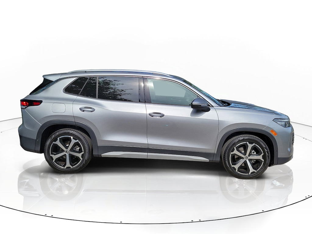 New 2026 Volkswagen Tiguan SE SUV