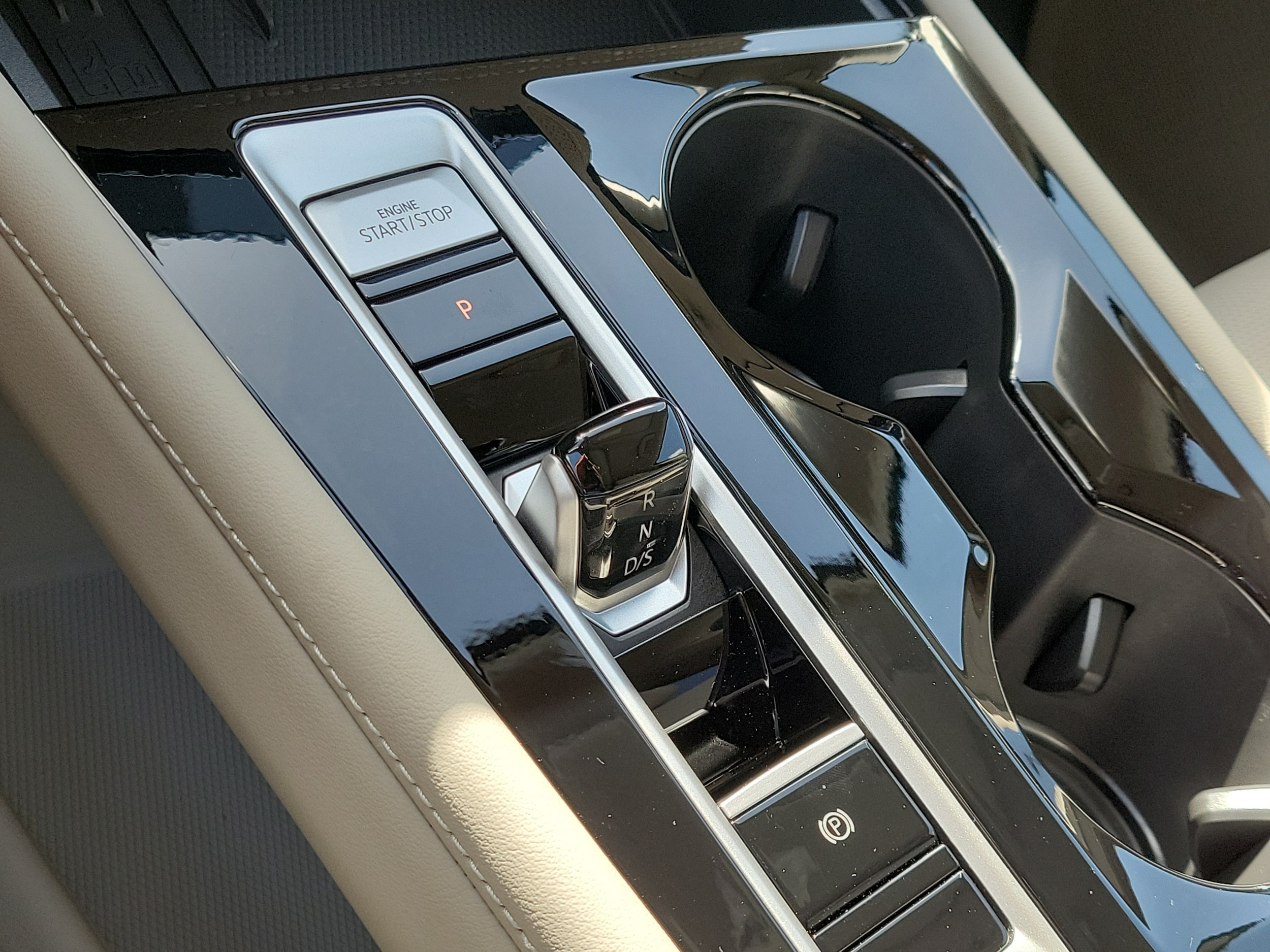 2026 Volkswagen Atlas SE w/Tech - Photo 13