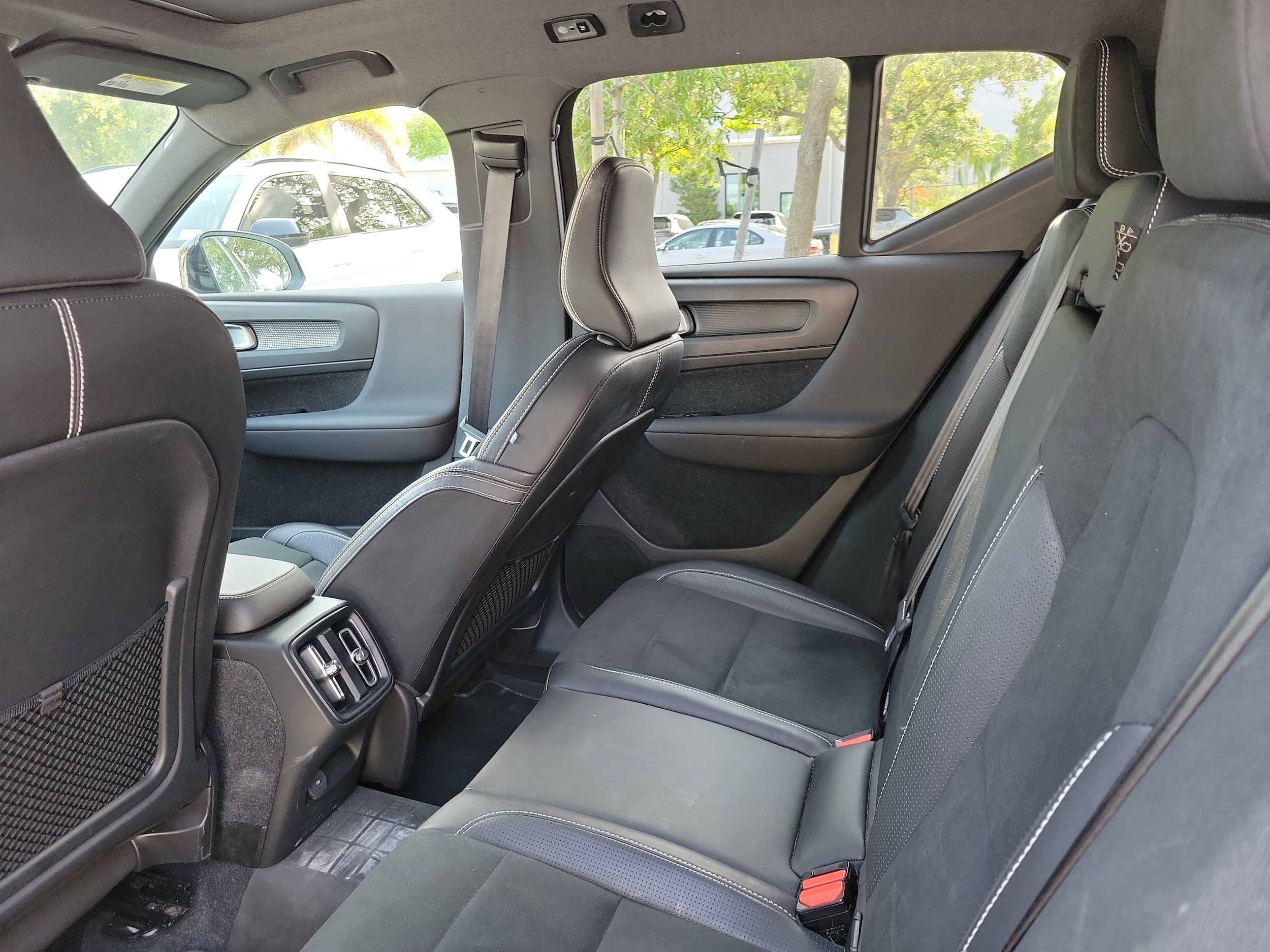 2019 Volvo XC40 R-Design - Photo 12