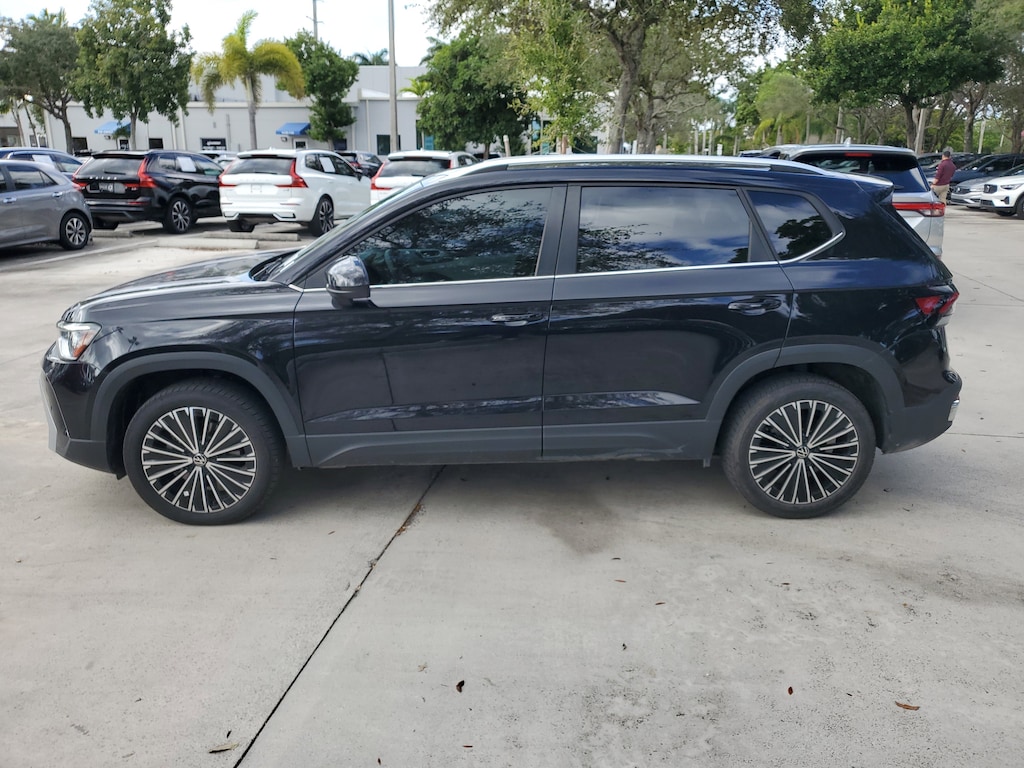 Certified 2025 Volkswagen Taos 1.5T SE SUV