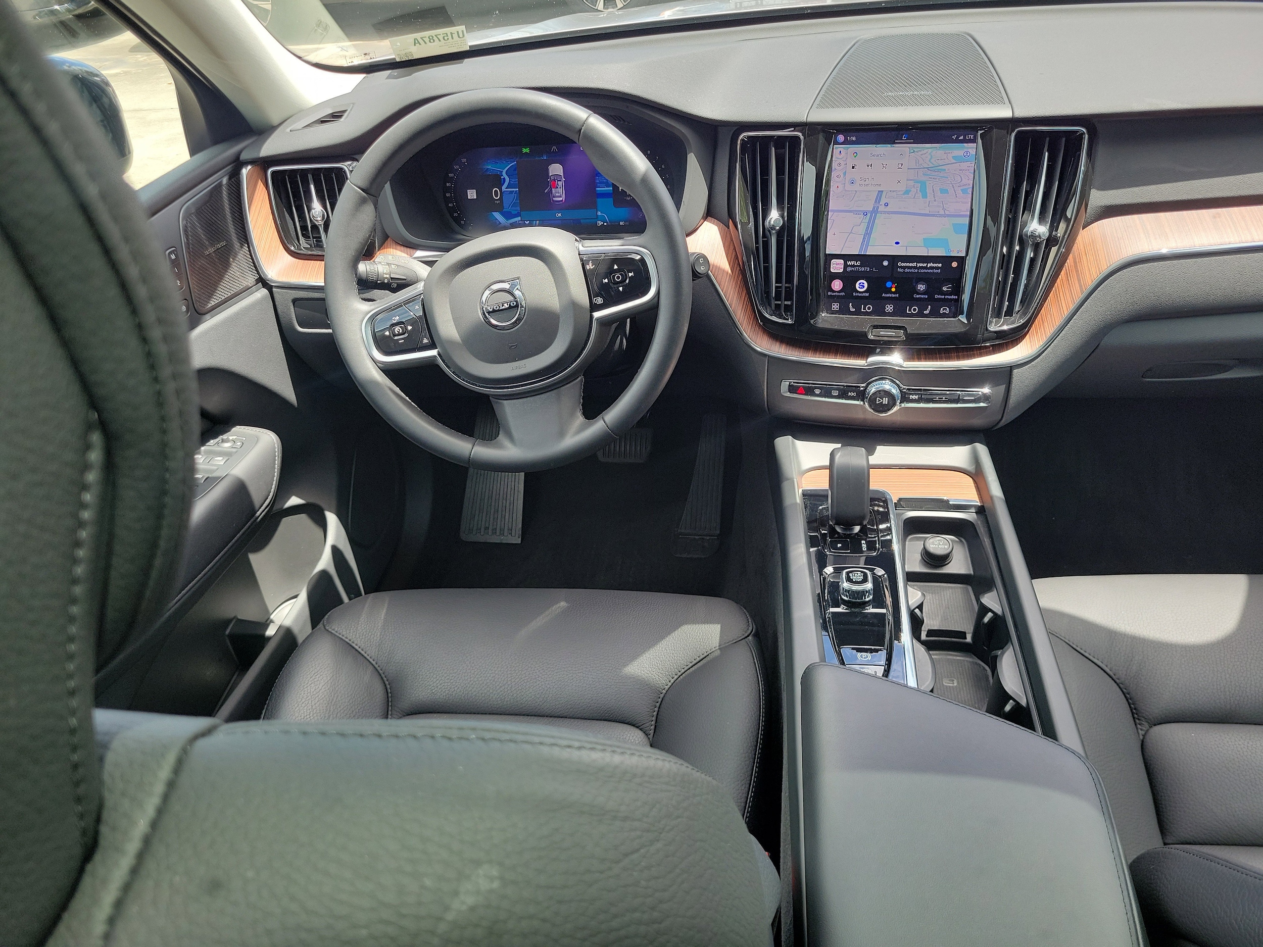 2023 Volvo XC60 Plus - Photo 11