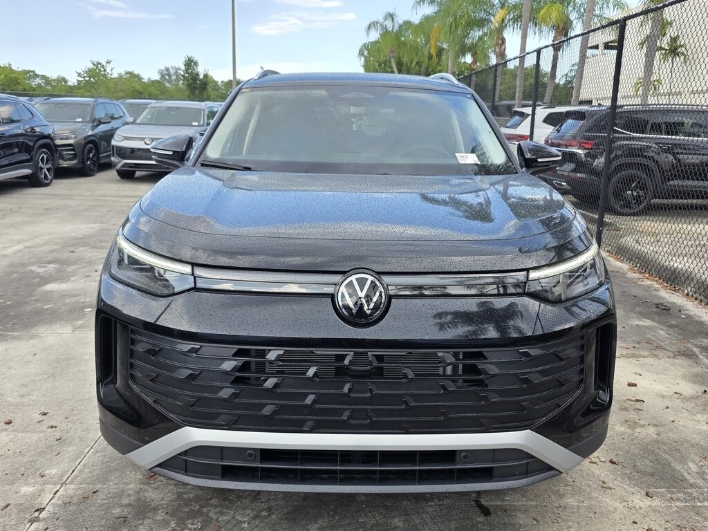 New 2026 Volkswagen Tiguan SE SUV