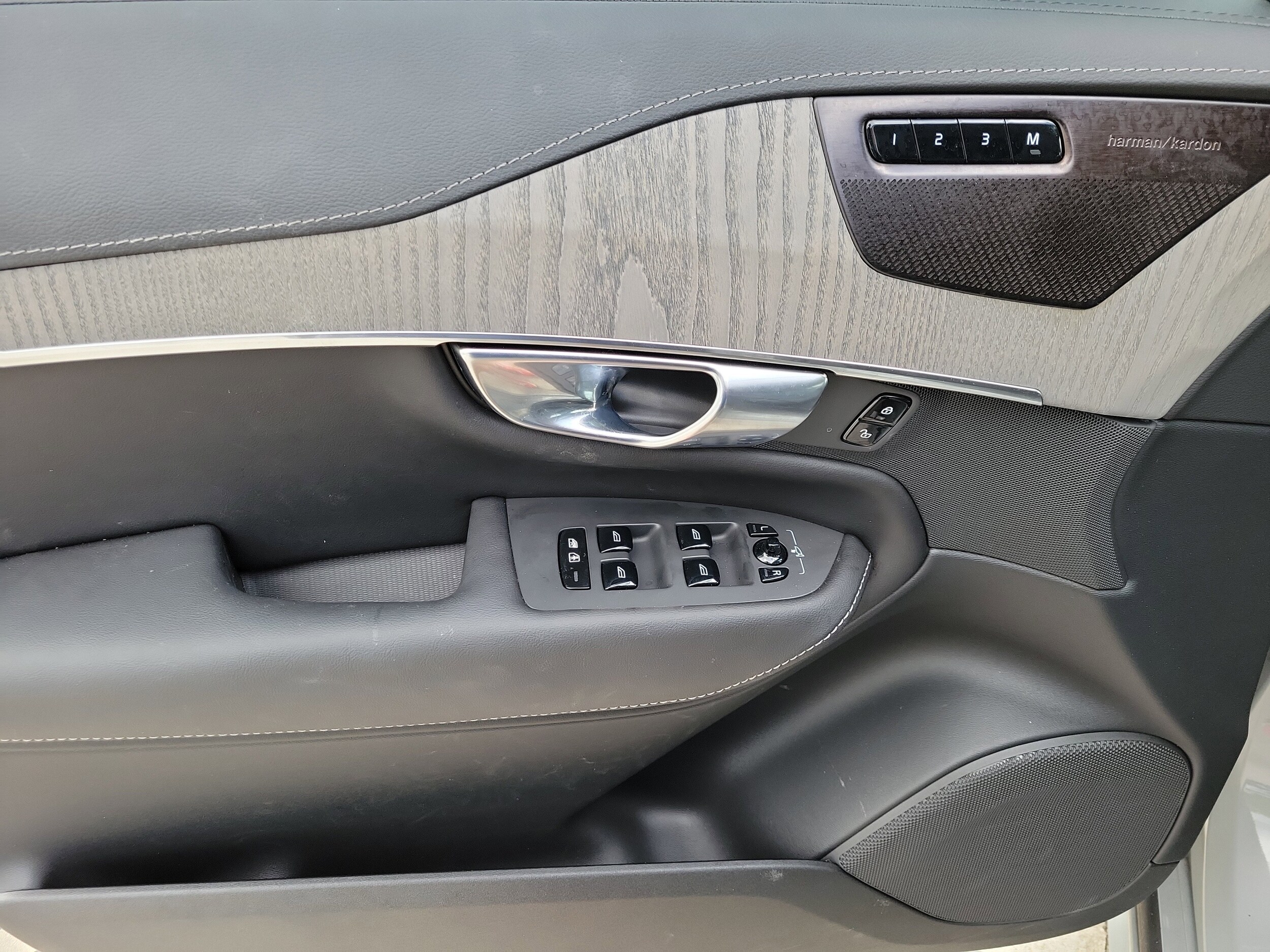 2025 Volvo XC90 Ultra - Photo 21