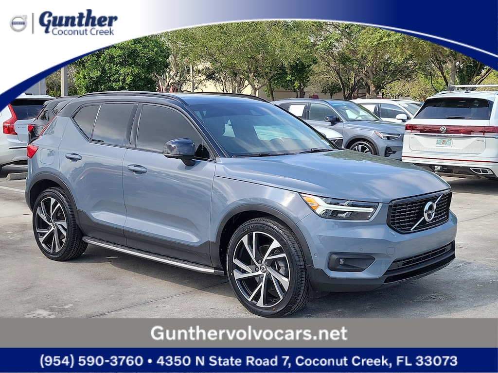 Used 2022 Volvo XC40 T5 AWD R-Design SUV