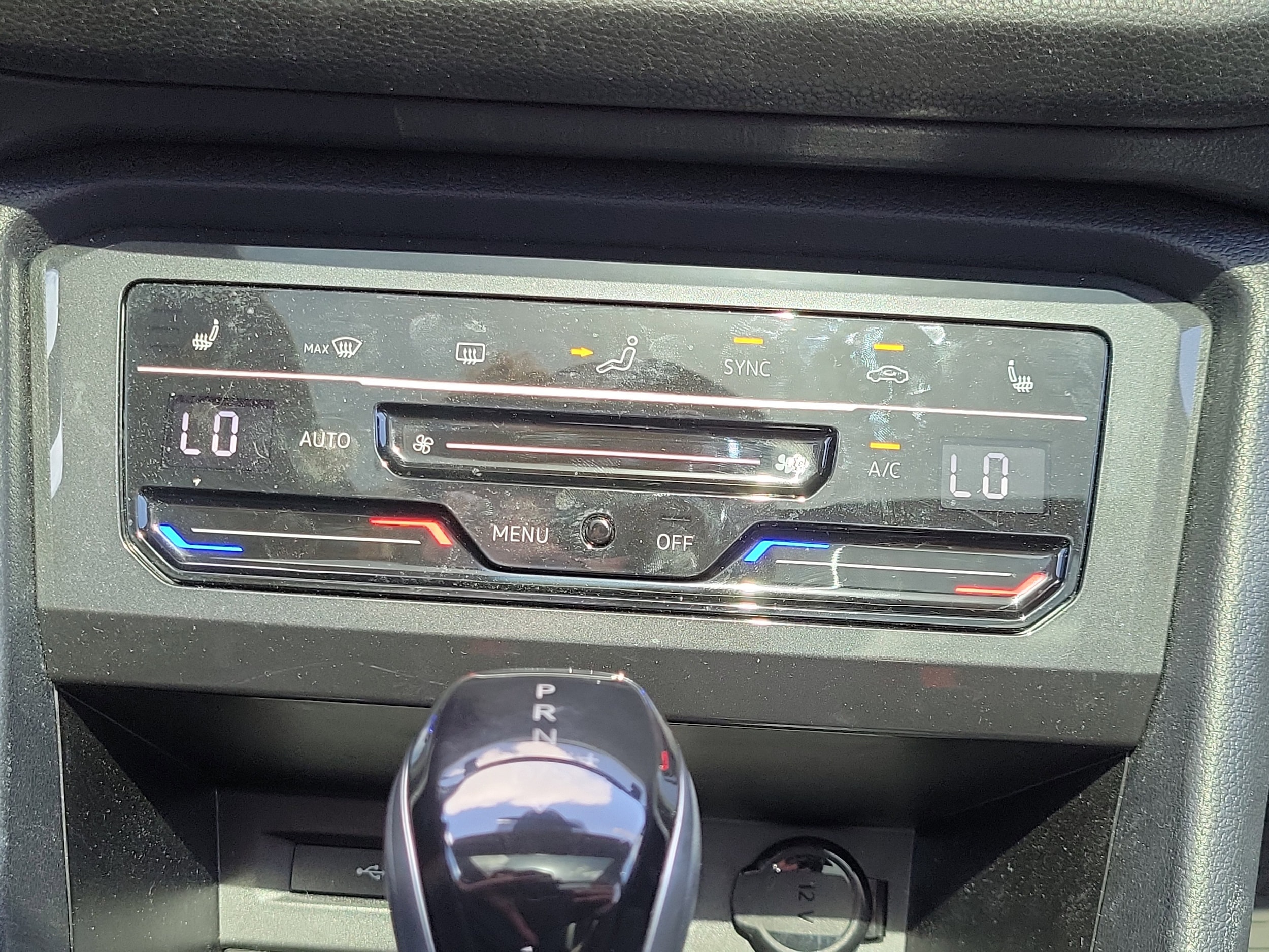 2023 Volkswagen Tiguan SE - Photo 19