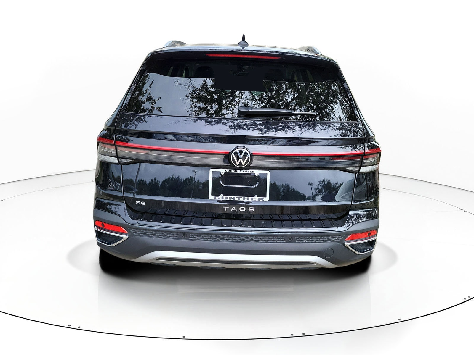 2025 Volkswagen Taos SE - Photo 8