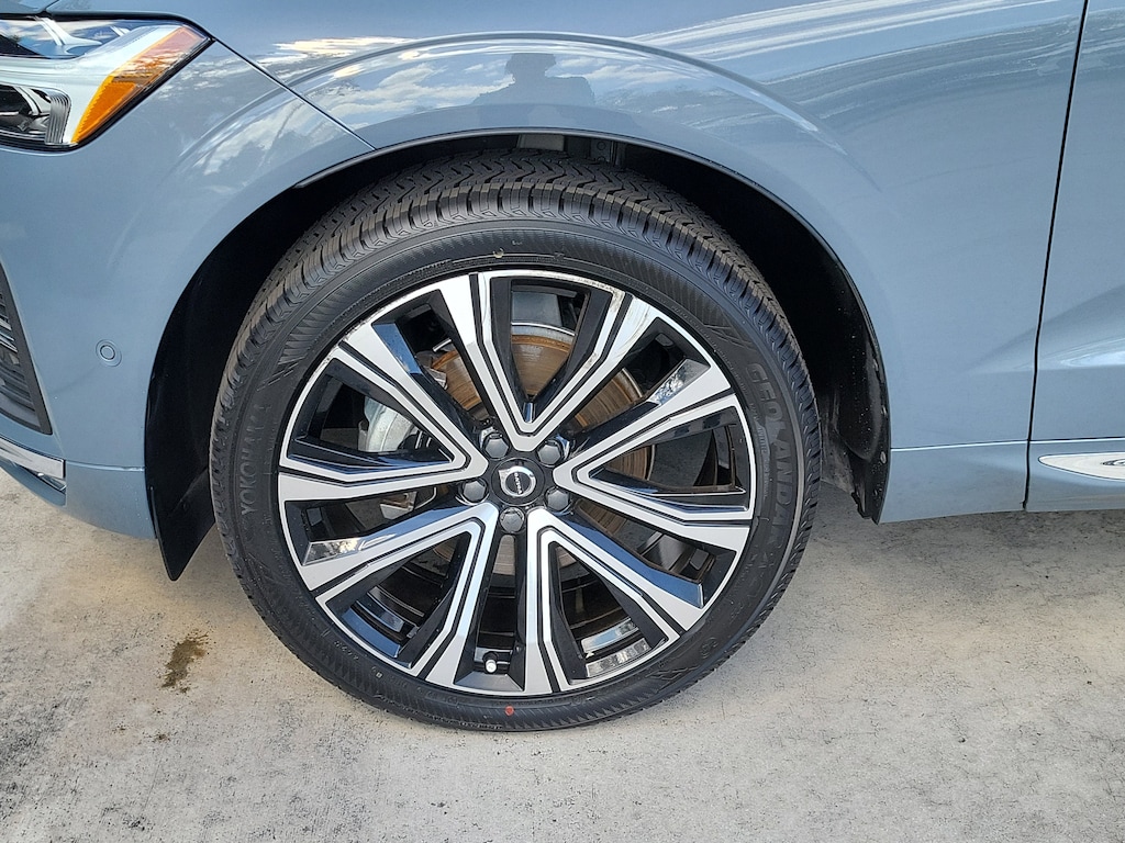 Used 2023 Volvo XC60 B5 AWD Ultimate Bright SUV