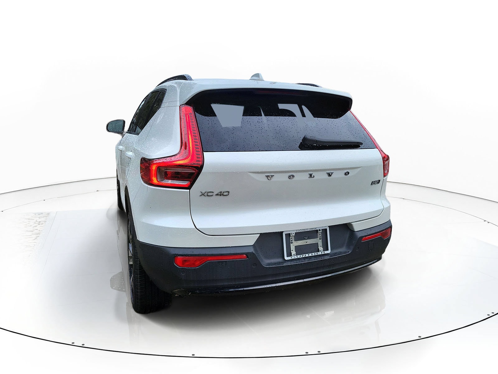 2024 Volvo XC40 Plus - Photo 6