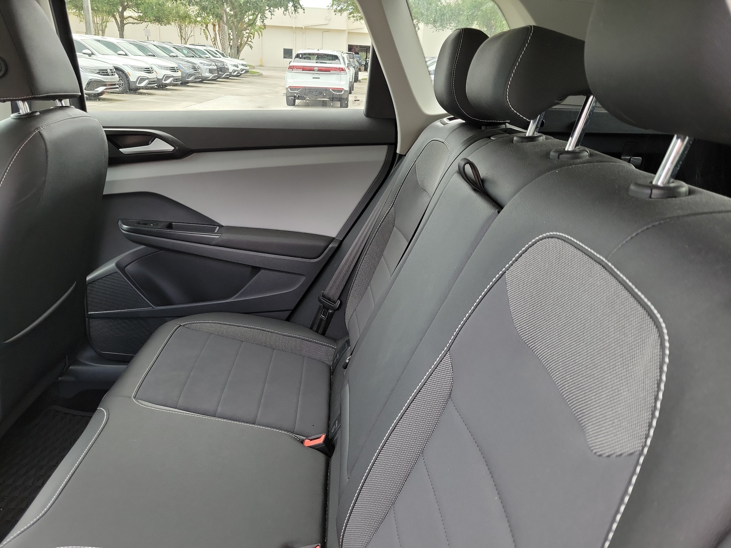 2023 Volkswagen Taos SE - Photo 13