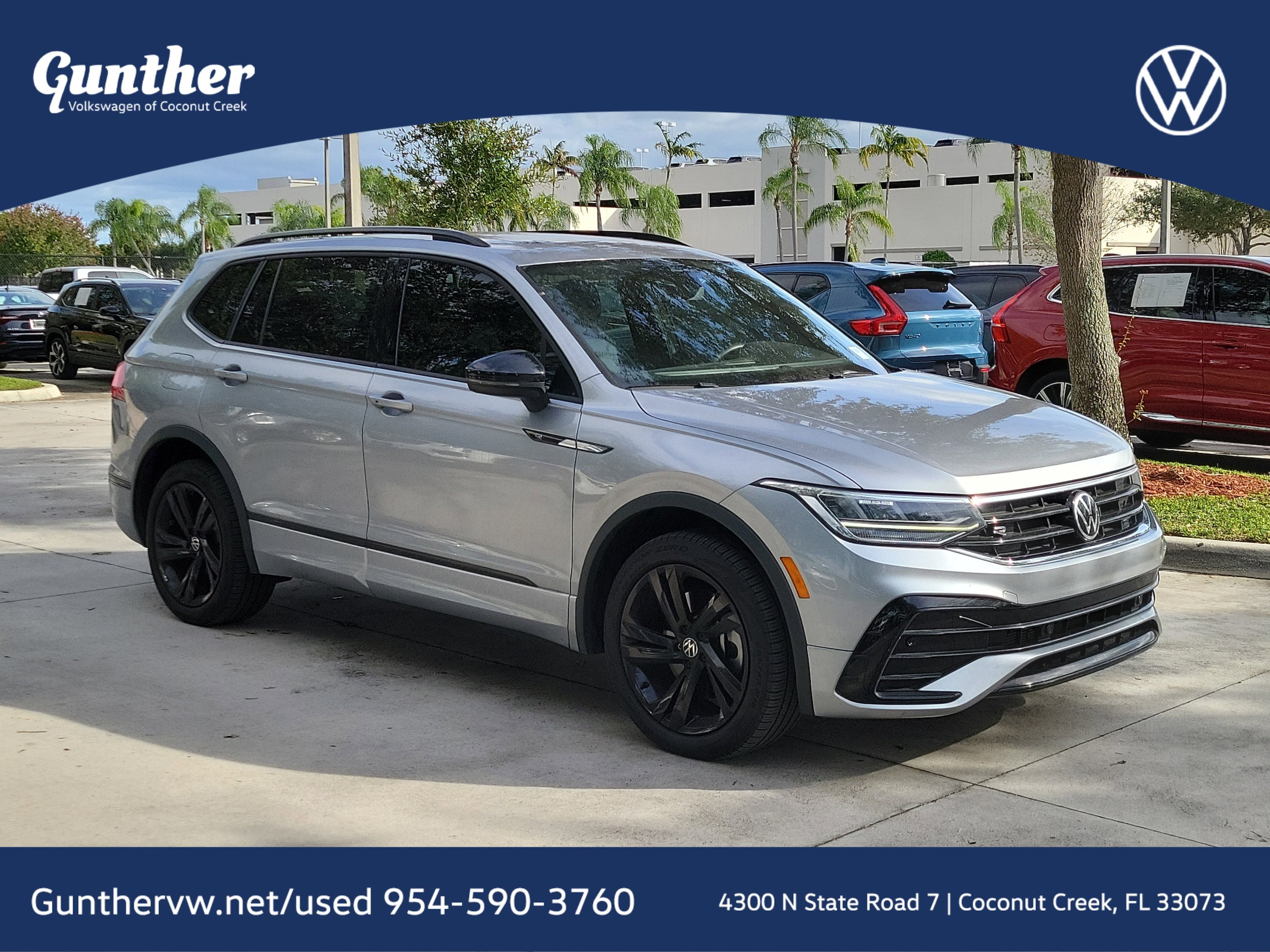 2023 Volkswagen Tiguan SE R-LINE BLACK's photo