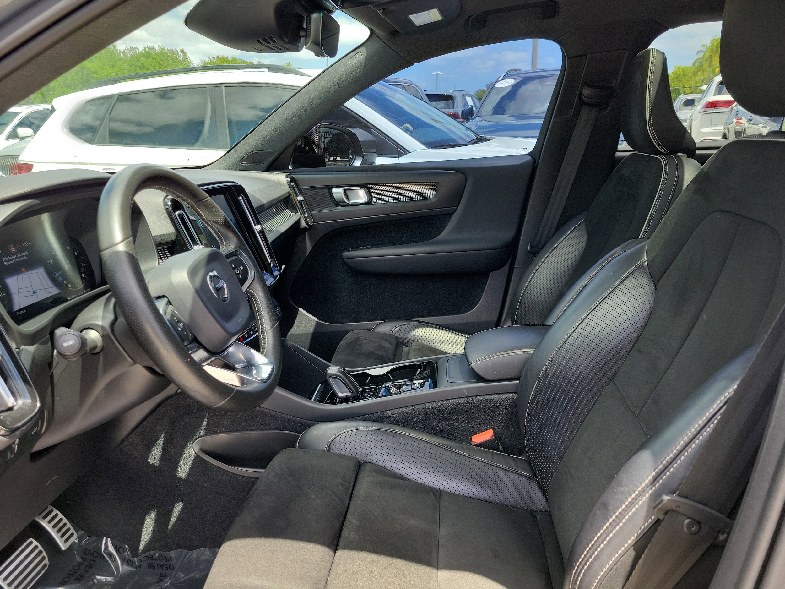 2021 Volvo XC40 R-Design - Photo 18