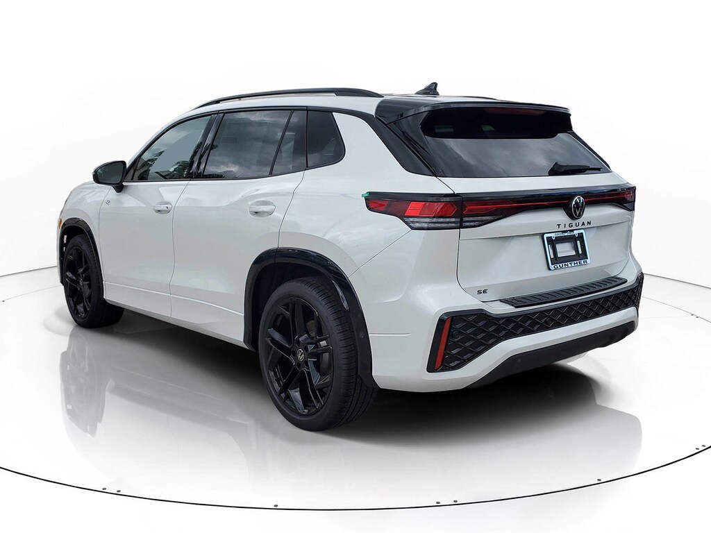 New 2026 Volkswagen Tiguan SE R-Line Black SUV