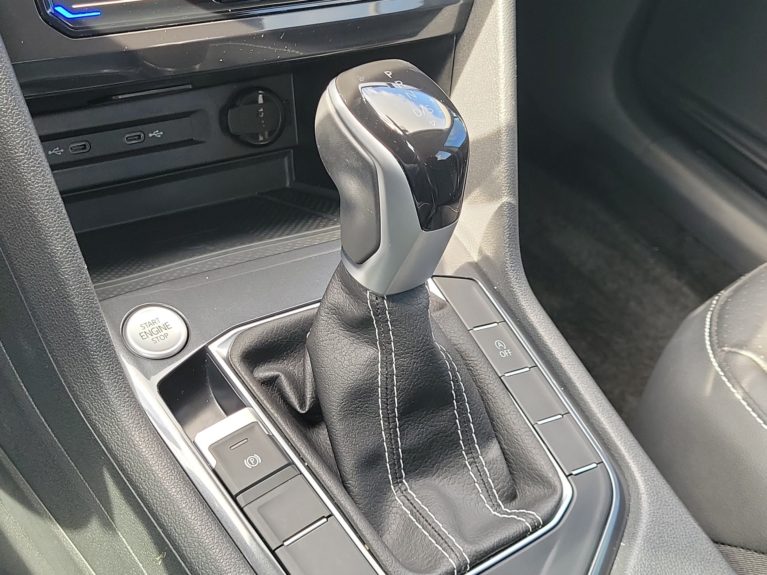 2024 Volkswagen Tiguan SE - Photo 26