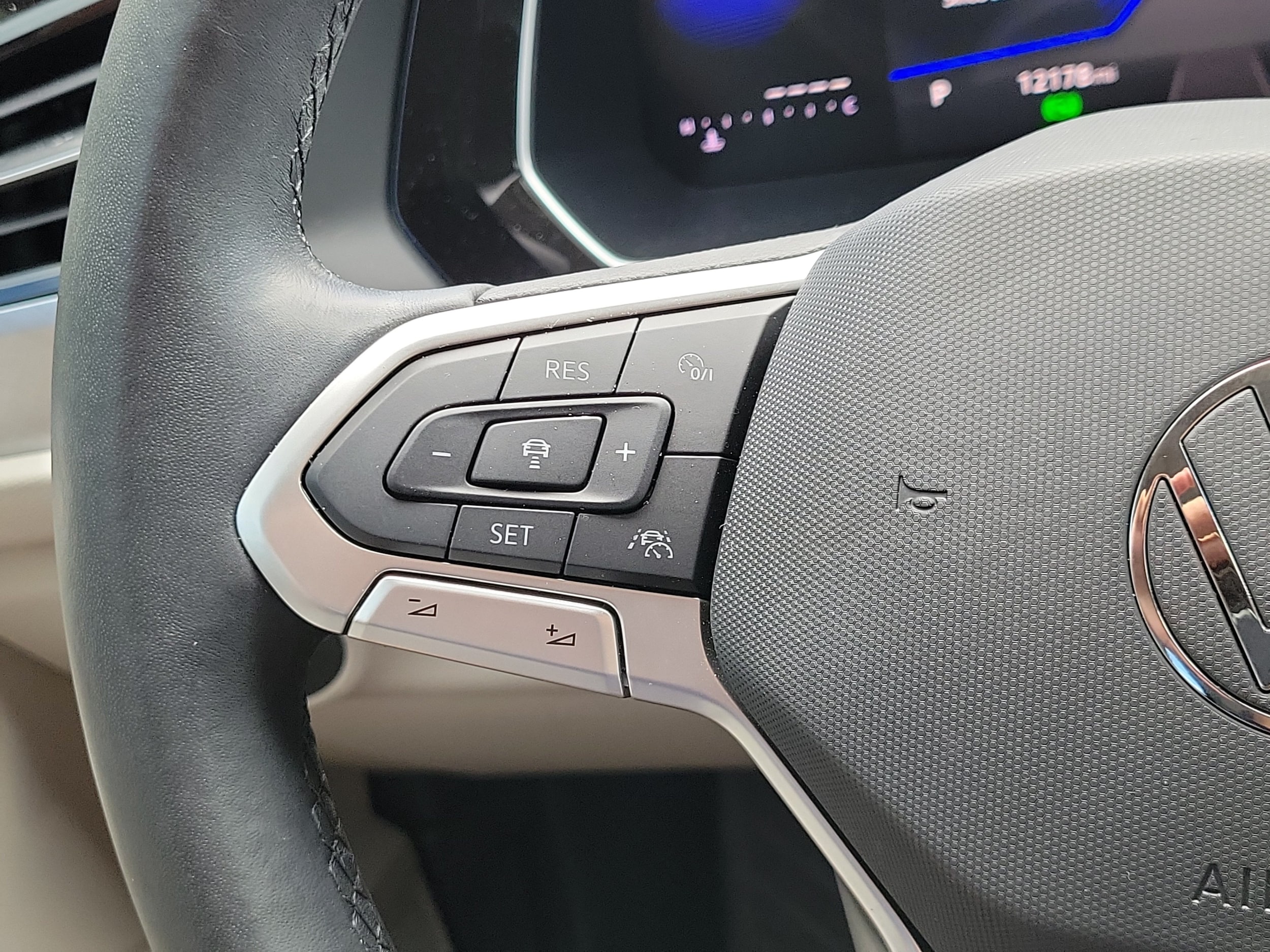 2024 Volkswagen Jetta SE - Photo 16