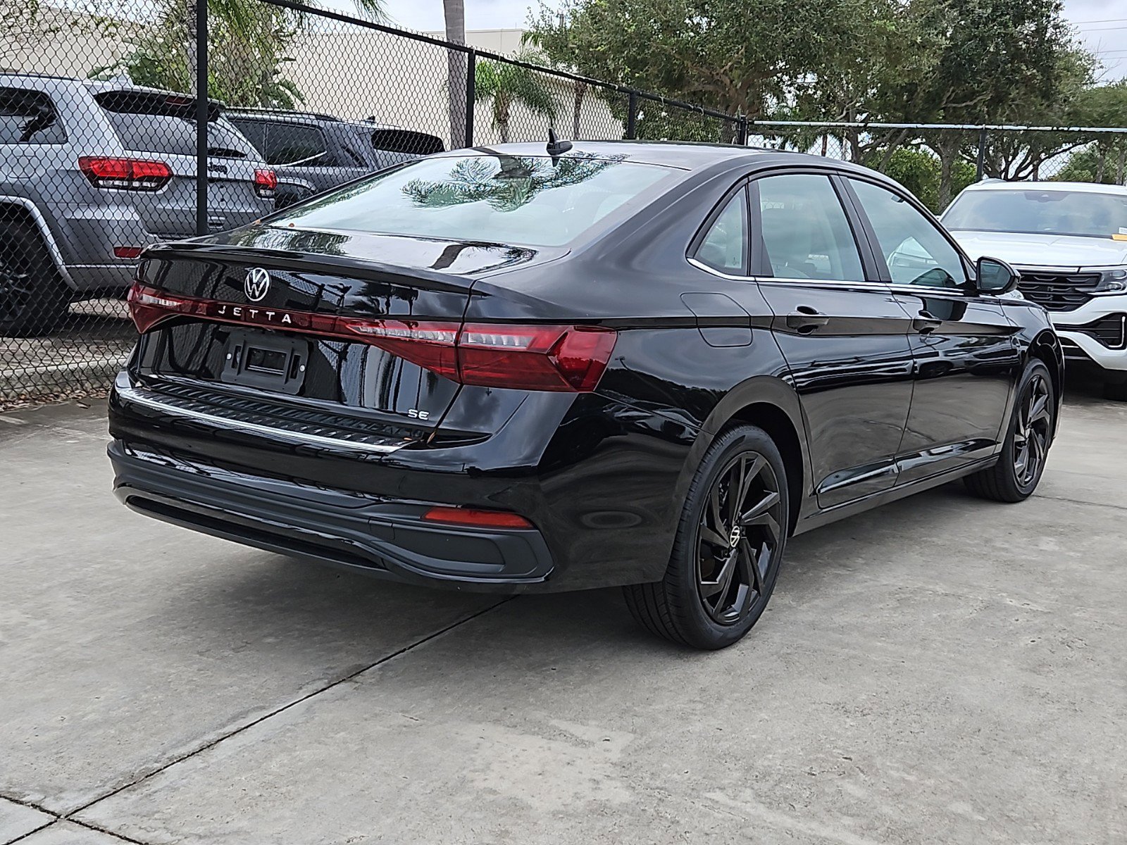 2025 Volkswagen Jetta 1.5T SE photo 3