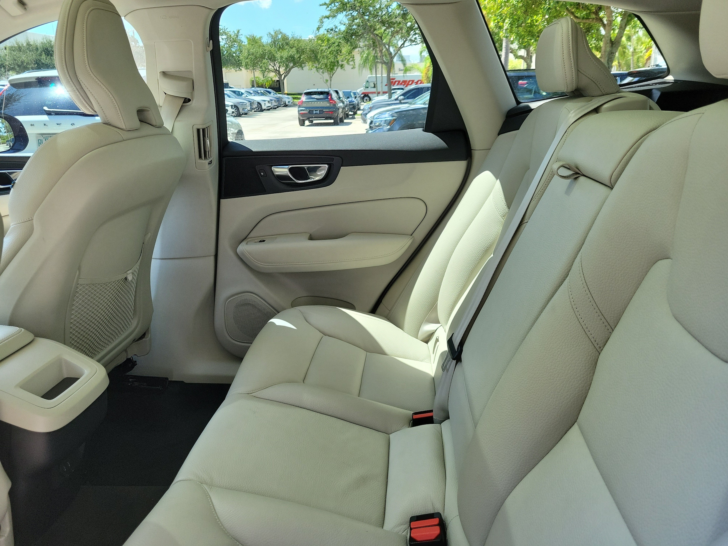 2023 Volvo XC60 Core - Photo 12
