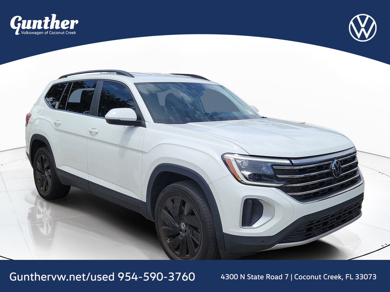2024 Volkswagen Atlas SE w/Tech - Photo 1