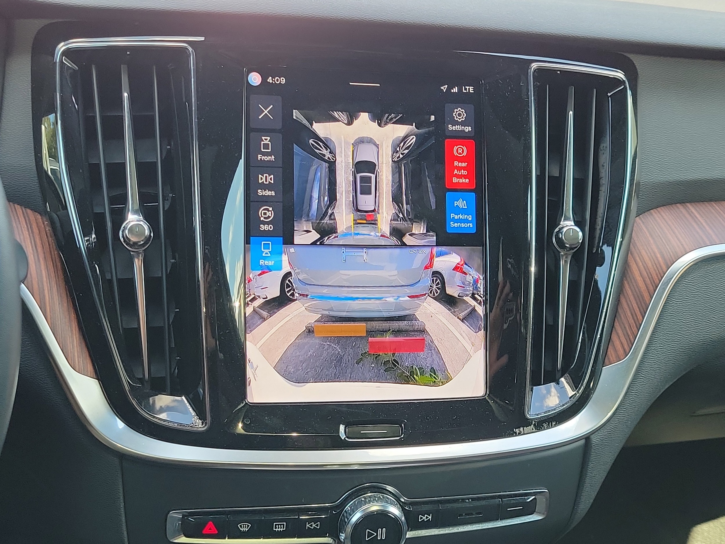2025 Volvo V60 Cross Country Plus - Photo 25
