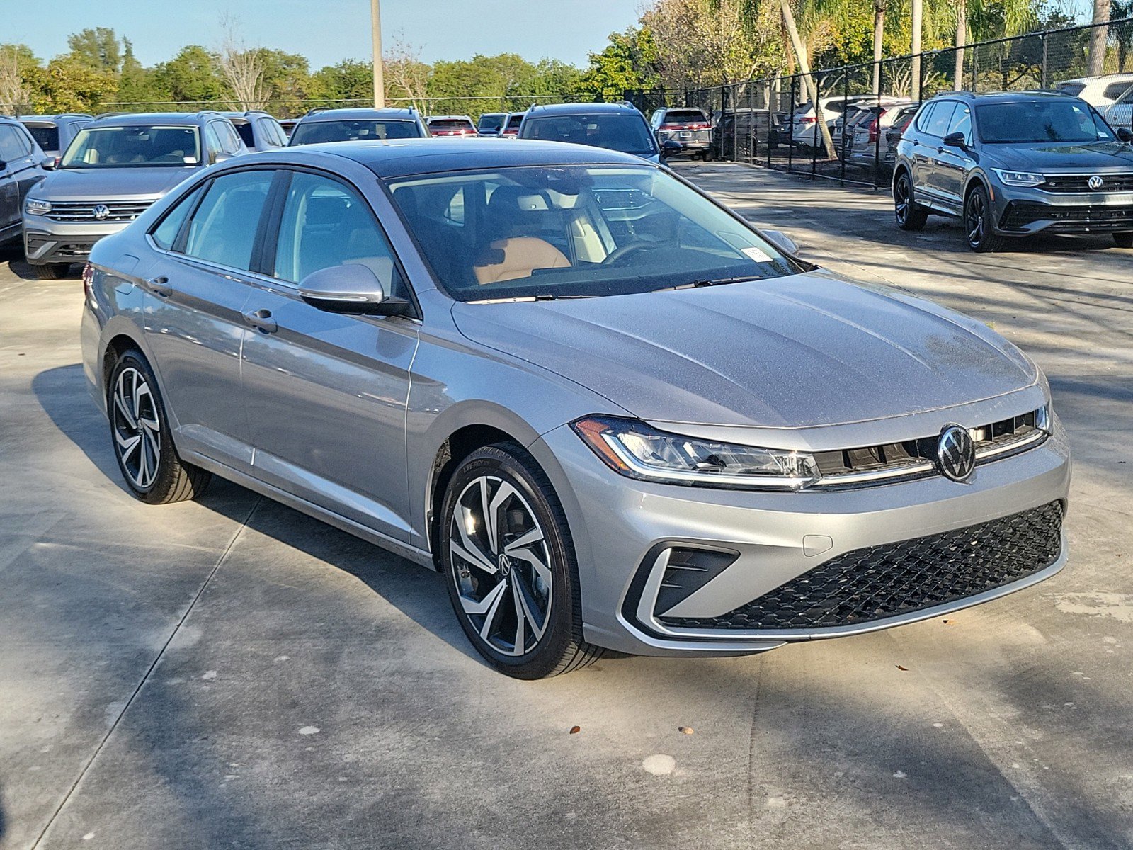2025 Volkswagen Jetta 1.5T SEL photo 2