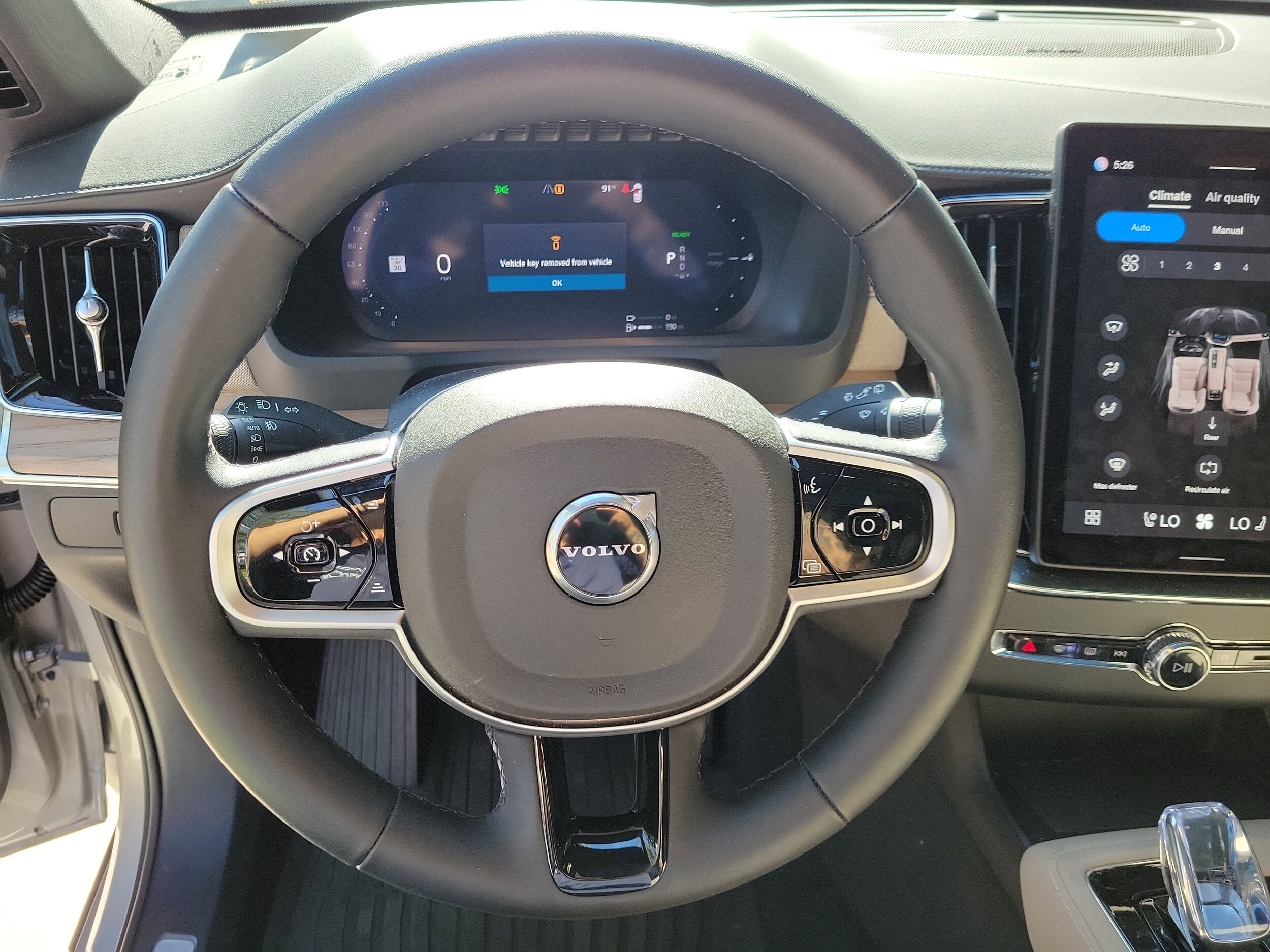 2025 Volvo XC90 Plus - Photo 22