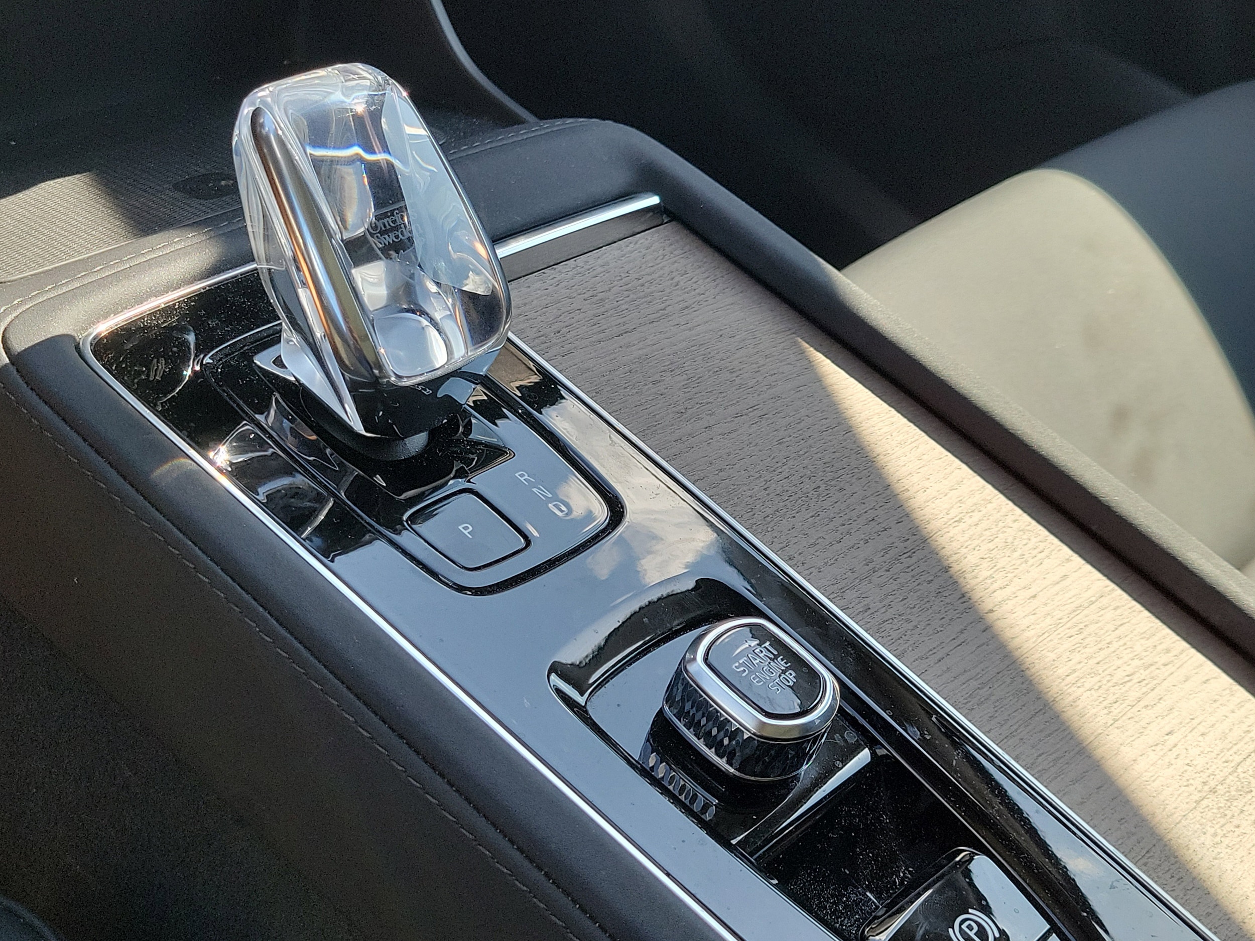2025 Volvo XC90 Plus - Photo 29