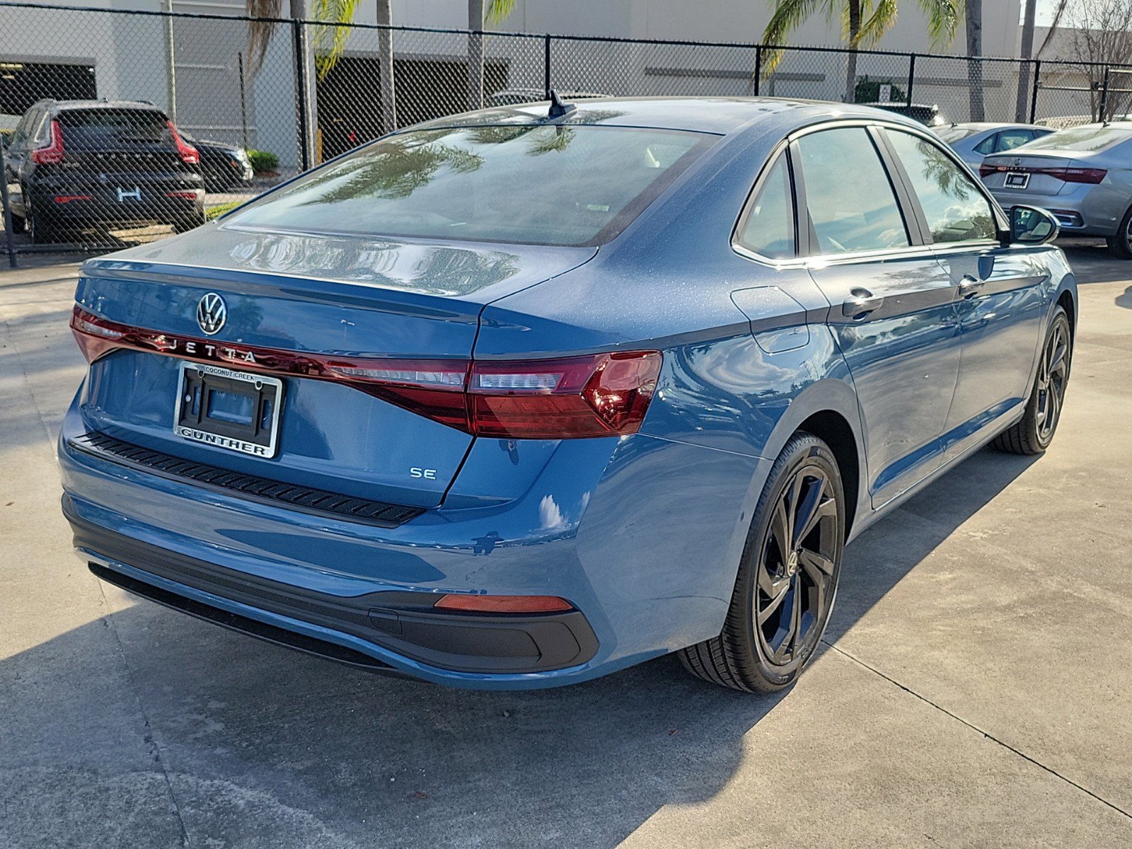 2025 Volkswagen Jetta 1.5T SE photo 3