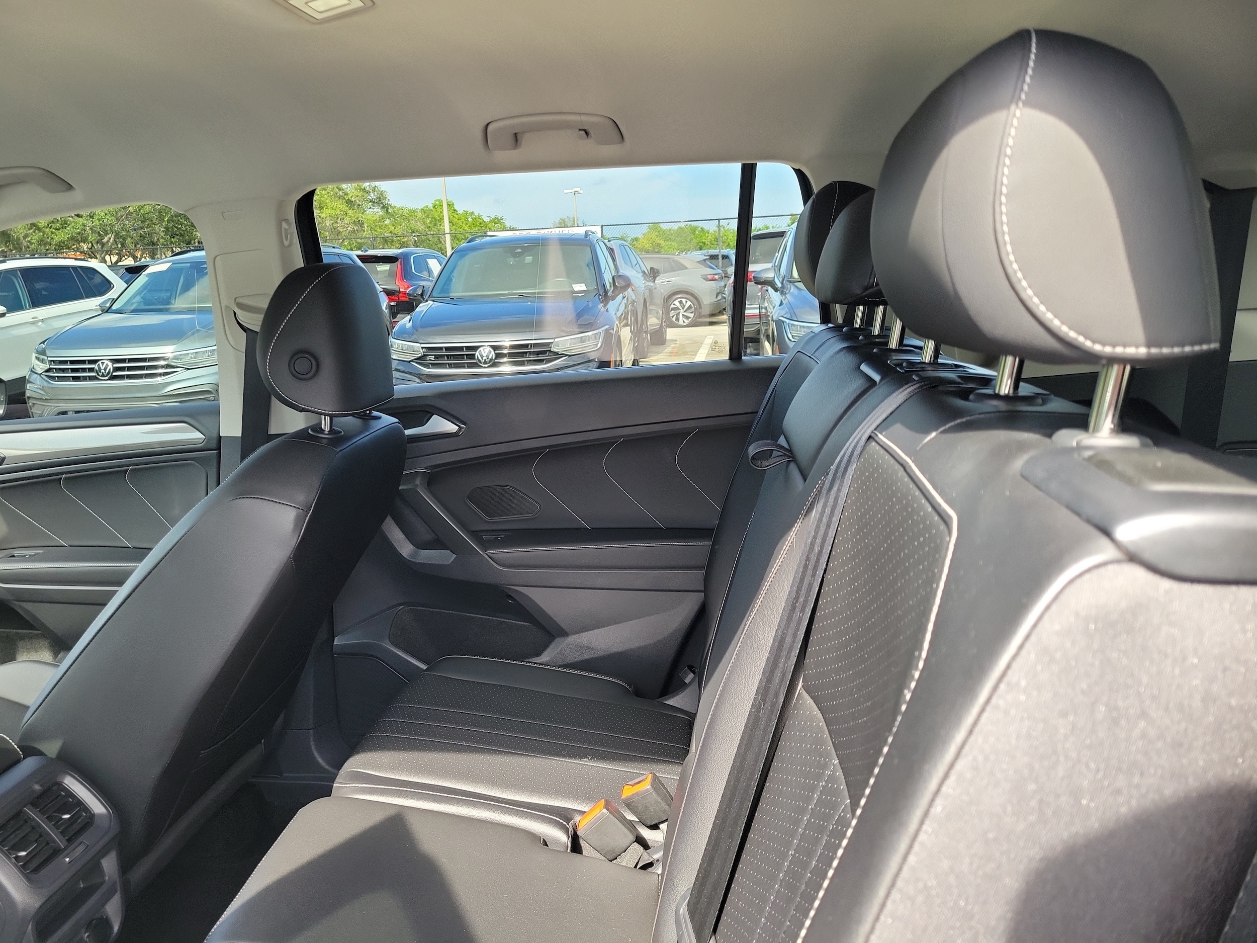 2024 Volkswagen Tiguan SE - Photo 9