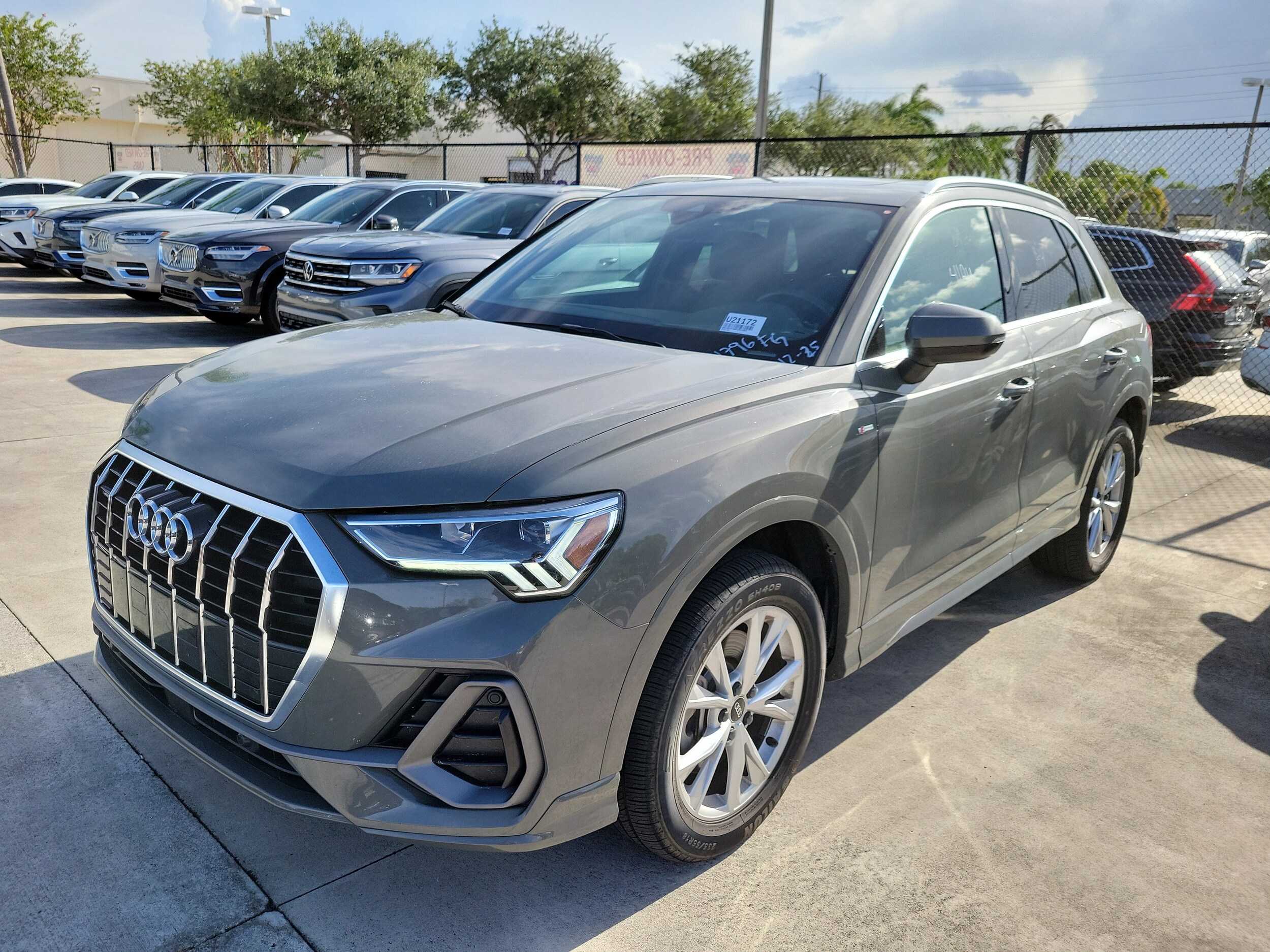 2024 Audi Q3 45 TFSI S line Premium photo 2