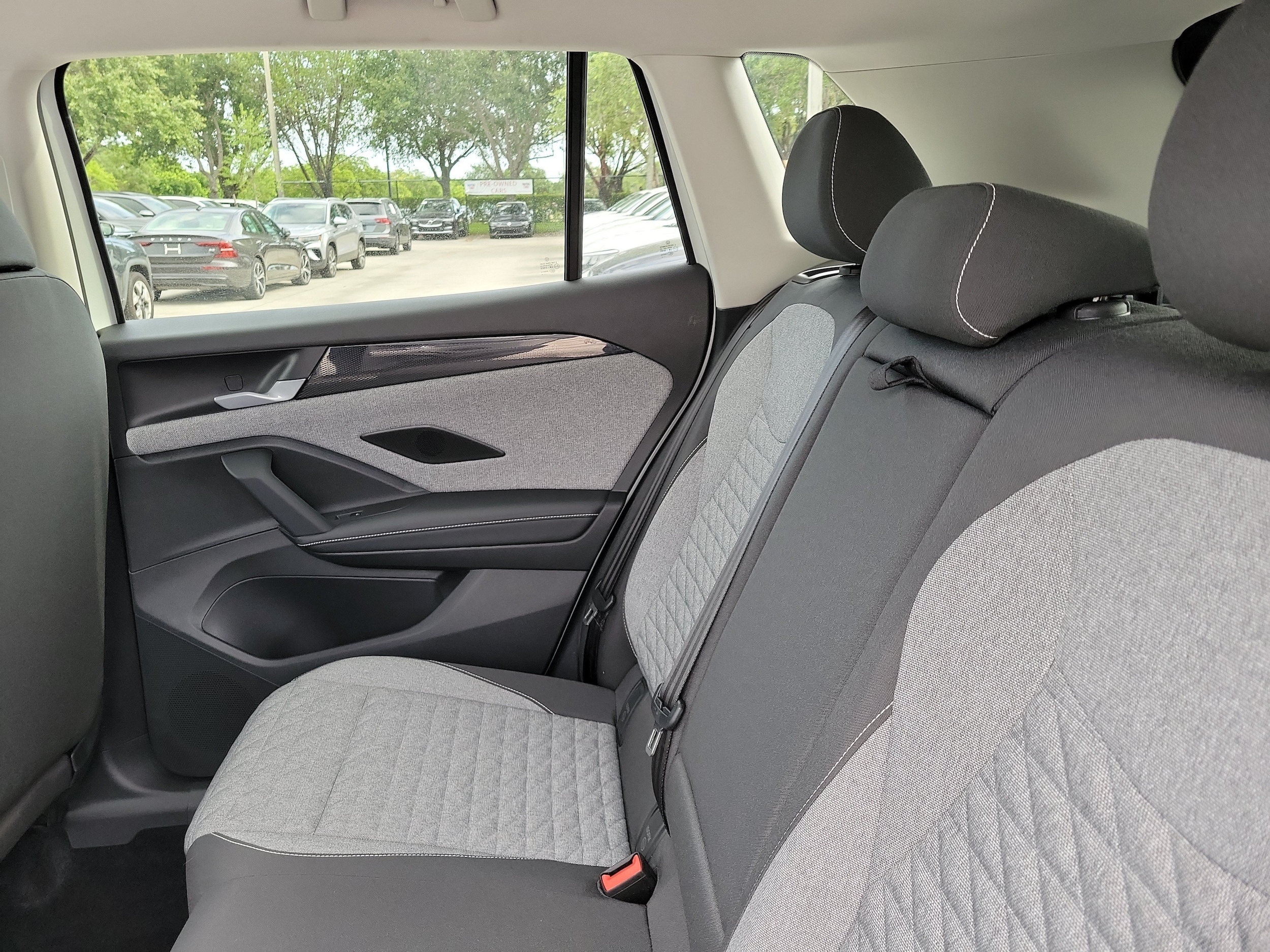2025 Volkswagen Tiguan S - Photo 12