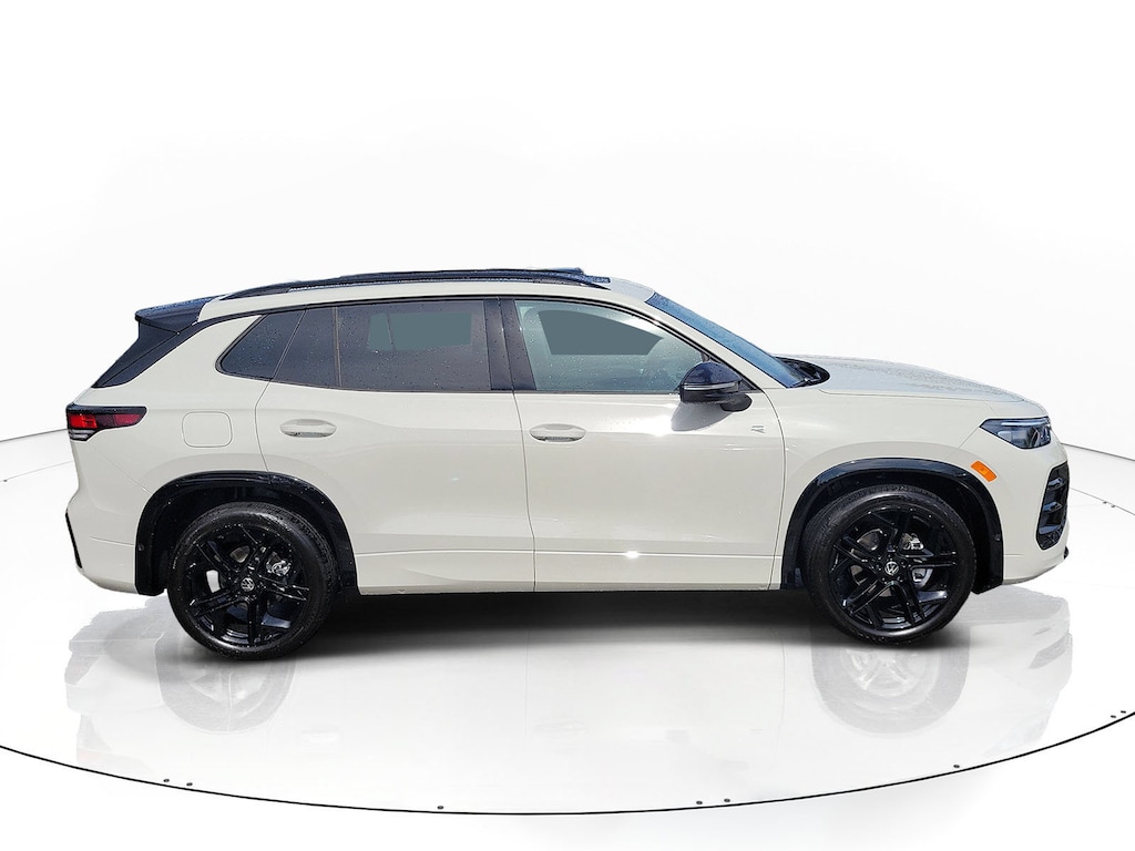 New 2026 Volkswagen Tiguan SE R-Line Black SUV