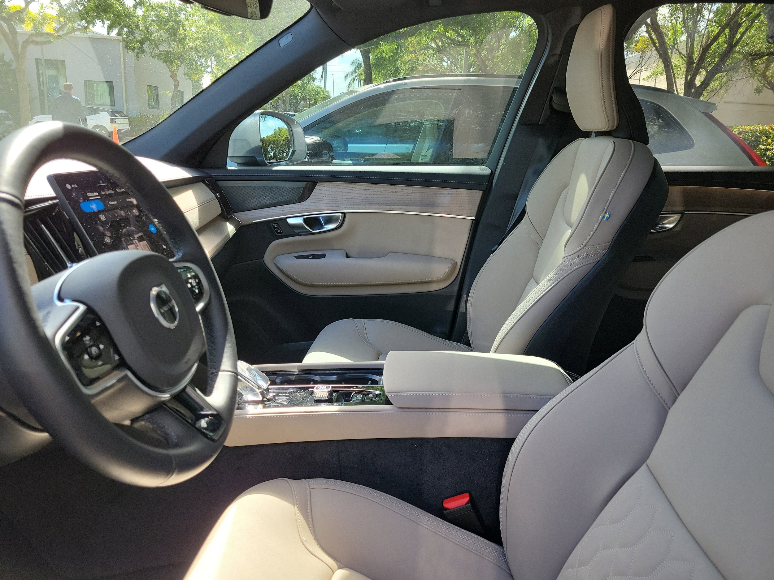 2026 Volvo XC90 Plus - Photo 14
