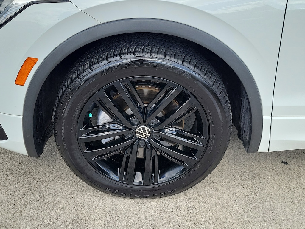 Used 2022 Volkswagen Tiguan 2.0T SE R-Line Black SUV