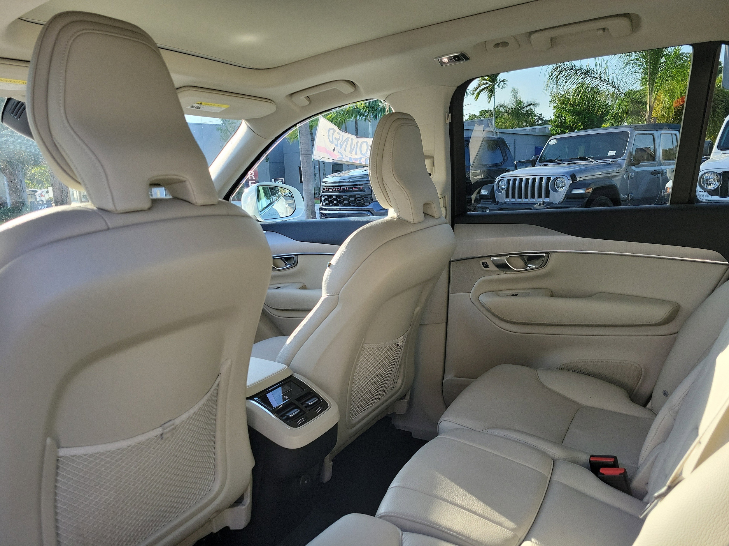 2022 Volvo XC90 Momentum - Photo 14