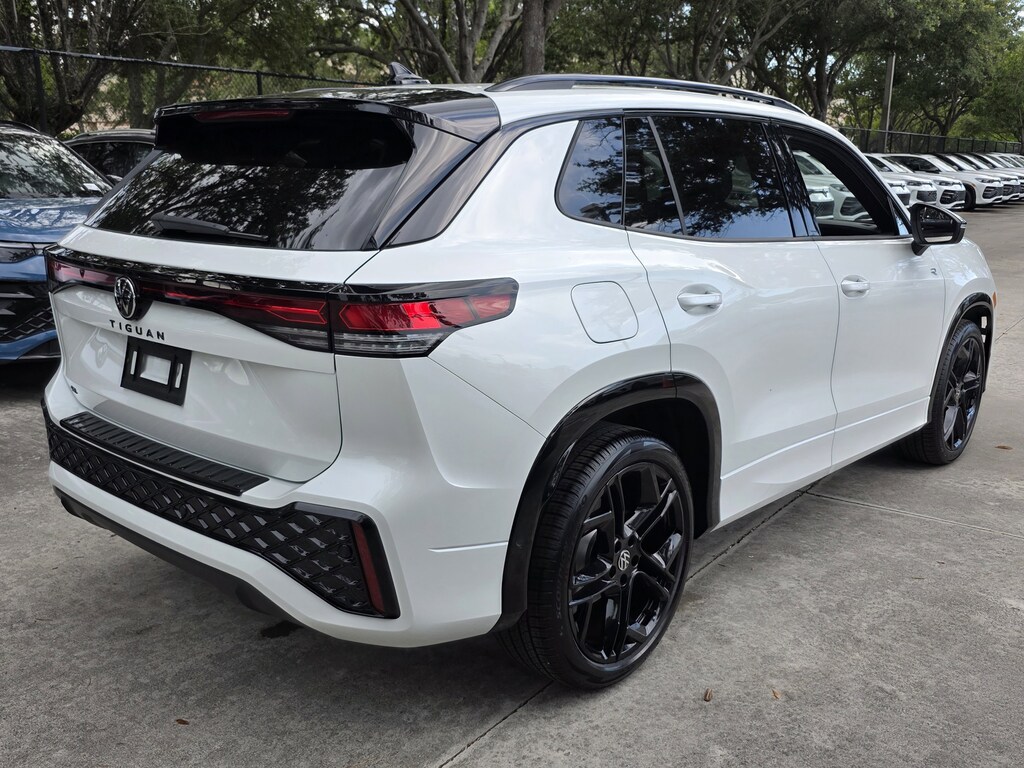 New 2026 Volkswagen Tiguan 2.0T SE R-Line Black SUV