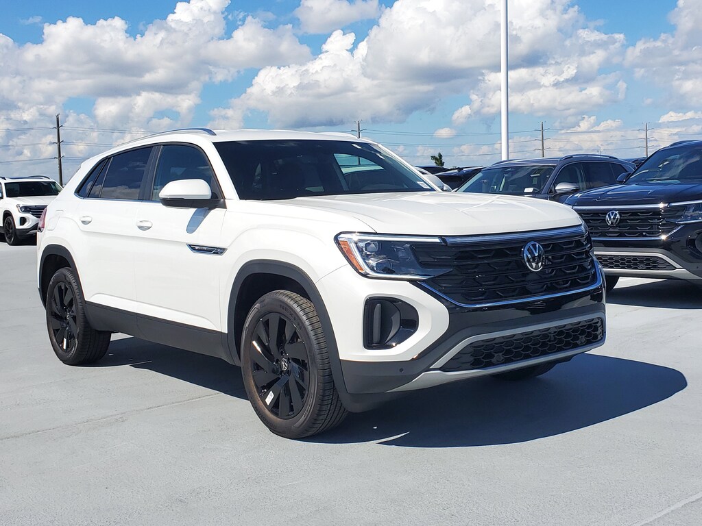 New 2026 Volkswagen Atlas Cross Sport SE w/Technology SUV