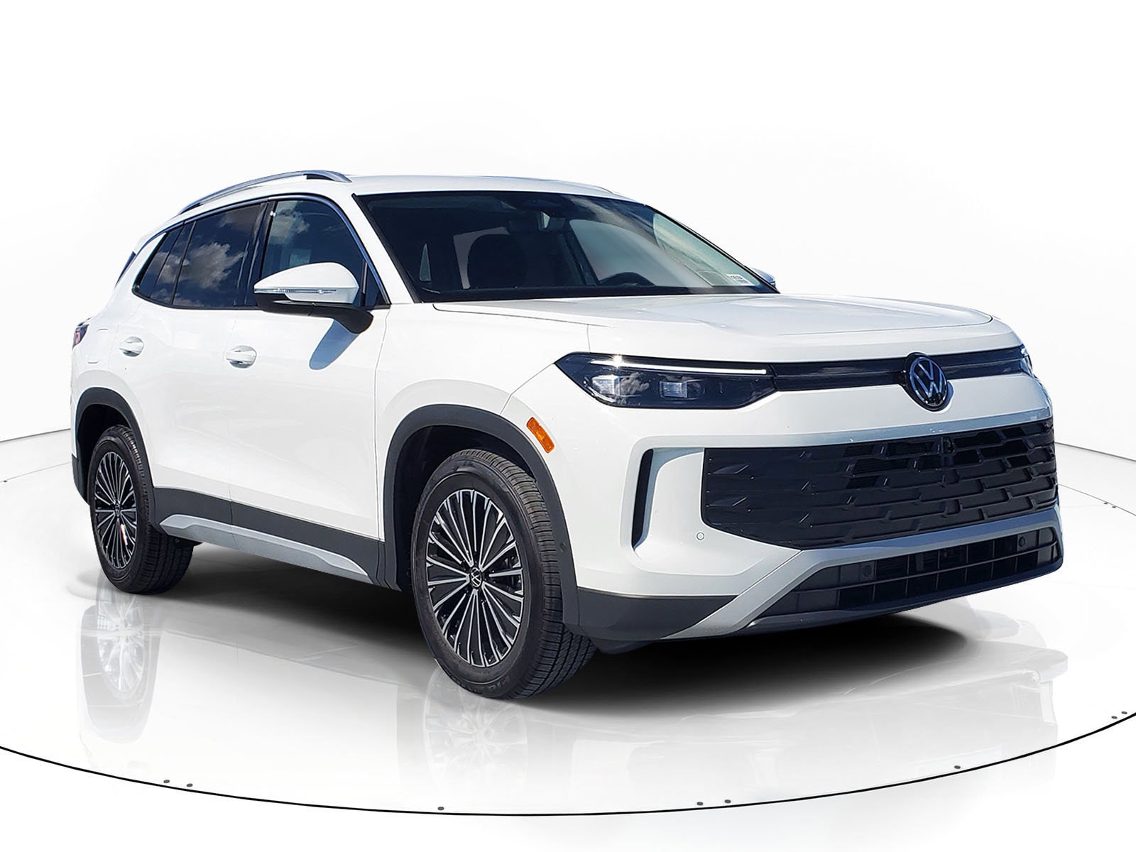 2026 Volkswagen Tiguan S - Photo 2