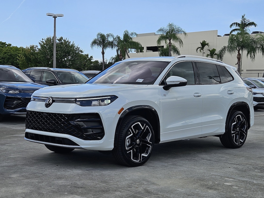 New 2025 Volkswagen Tiguan 2.0T SEL R-Line SUV