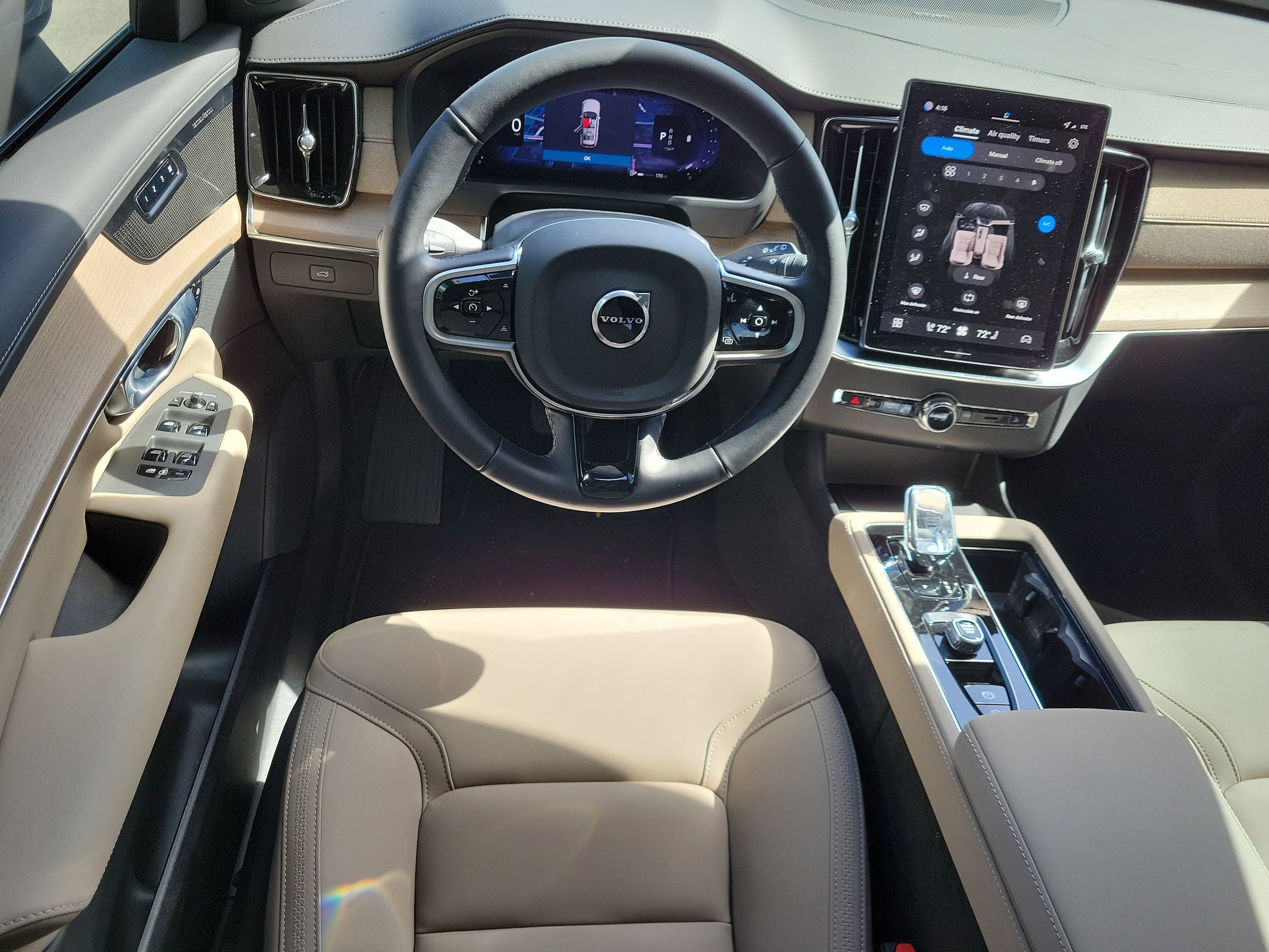 2026 Volvo XC90 Plus - Photo 10