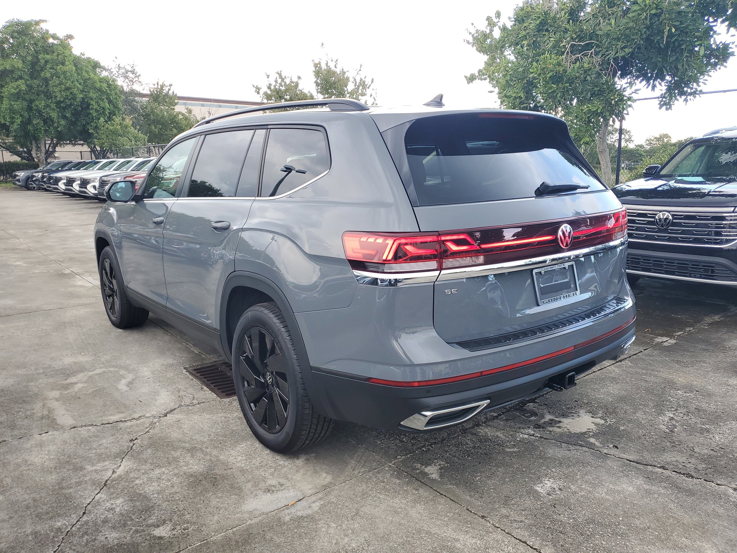 2026 Volkswagen Atlas SE Technology photo 4