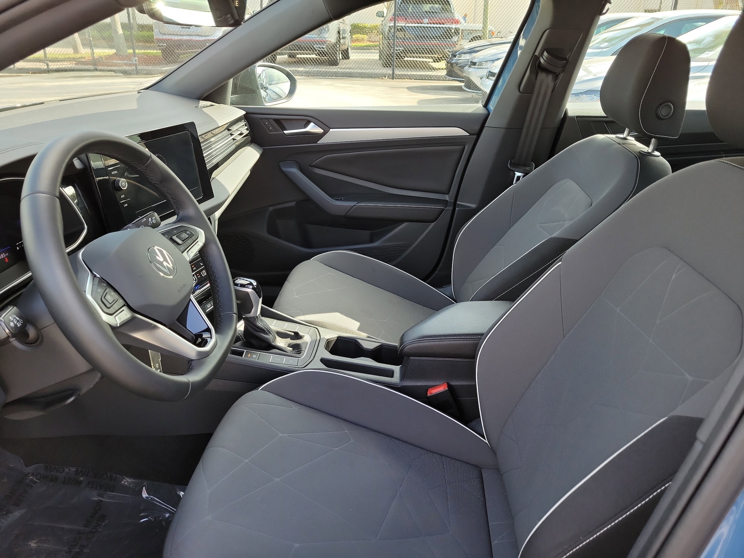 2025 Volkswagen Jetta Sport - Photo 12