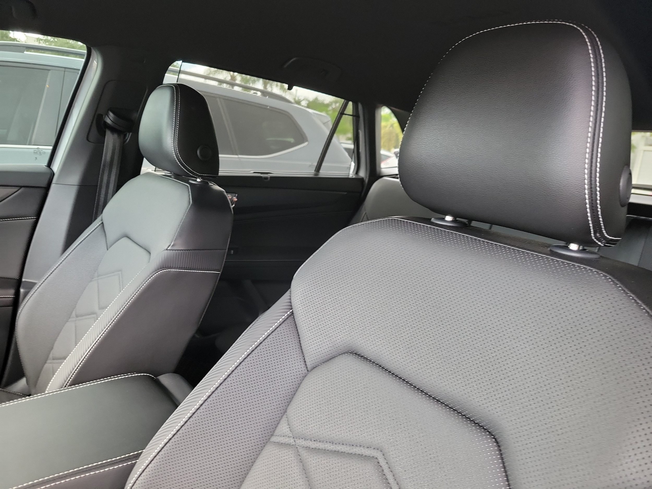 2024 Volkswagen Atlas Cross Sport SE w/Tech - Photo 20