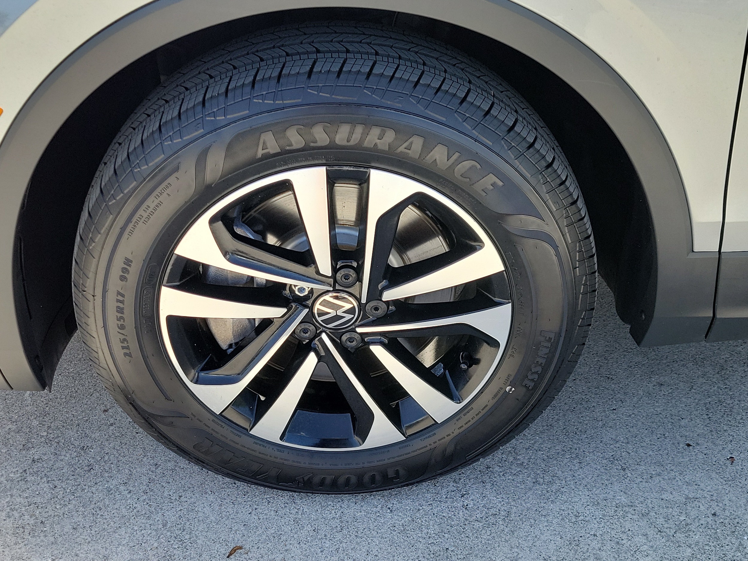 2024 Volkswagen Tiguan S - Photo 4