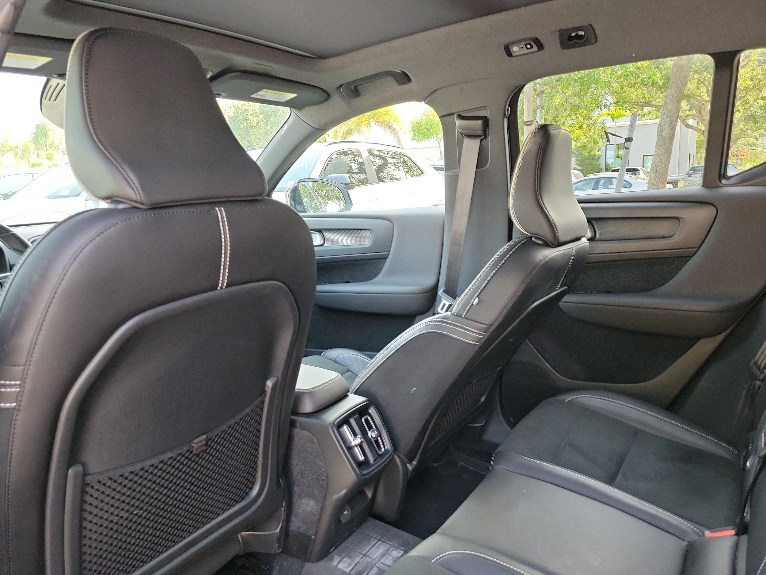 2019 Volvo XC40 R-Design - Photo 13