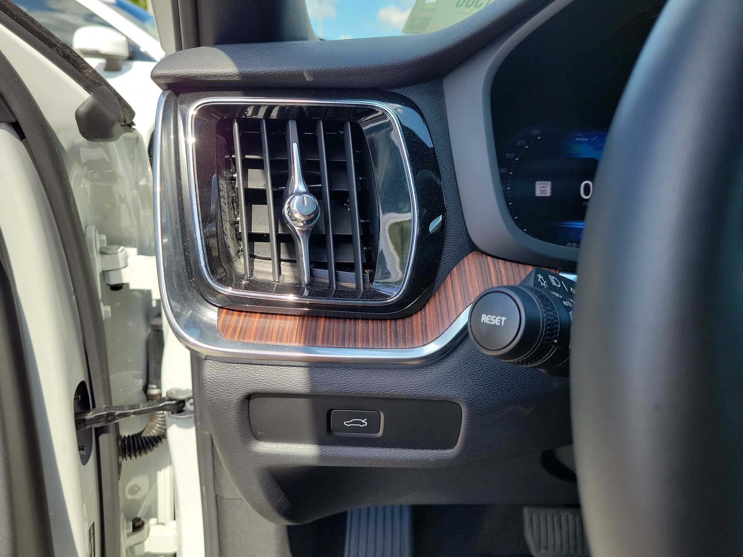2025 Volvo V60 Cross Country Plus - Photo 20