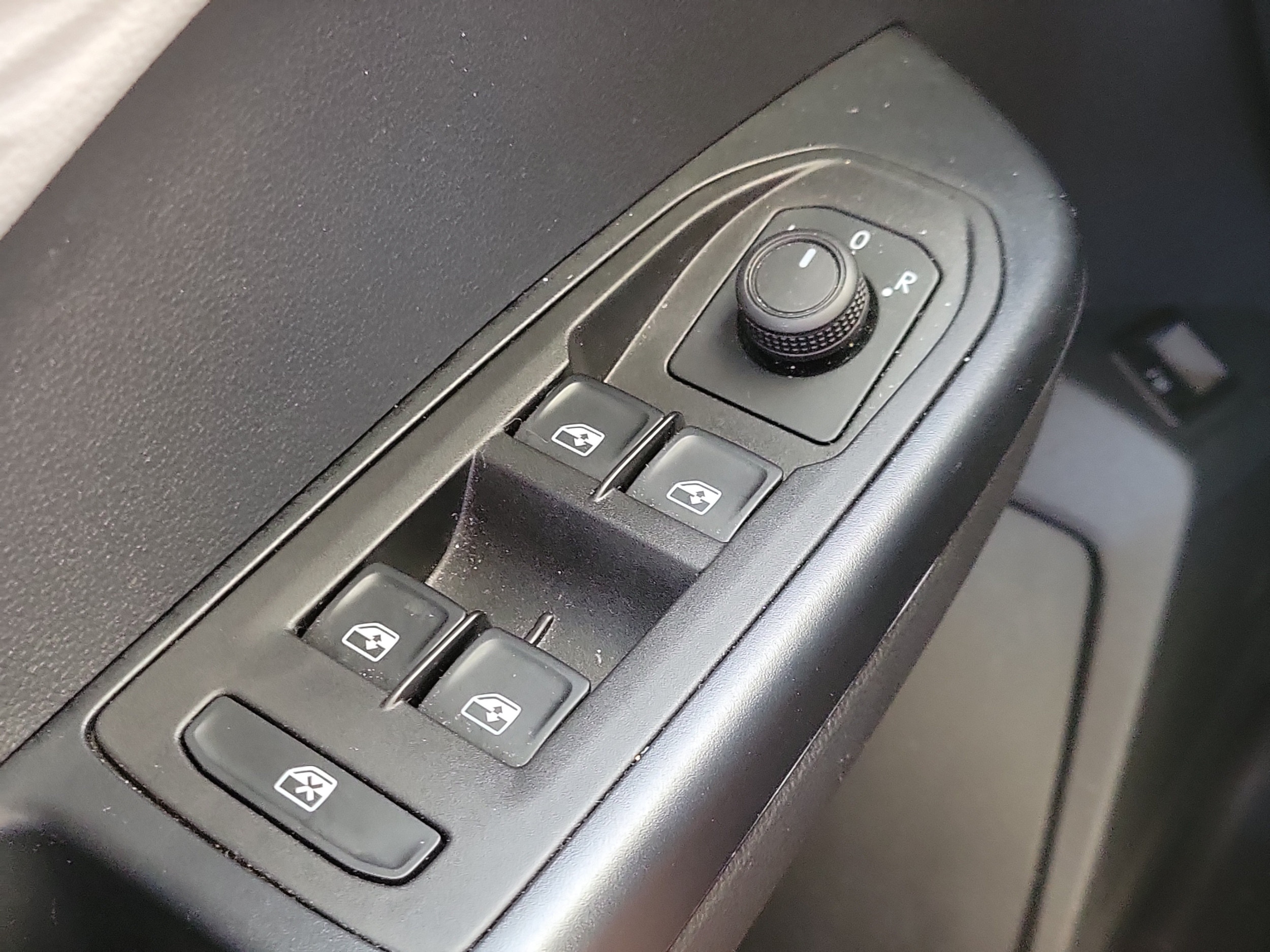 2024 Volkswagen Taos S - Photo 23